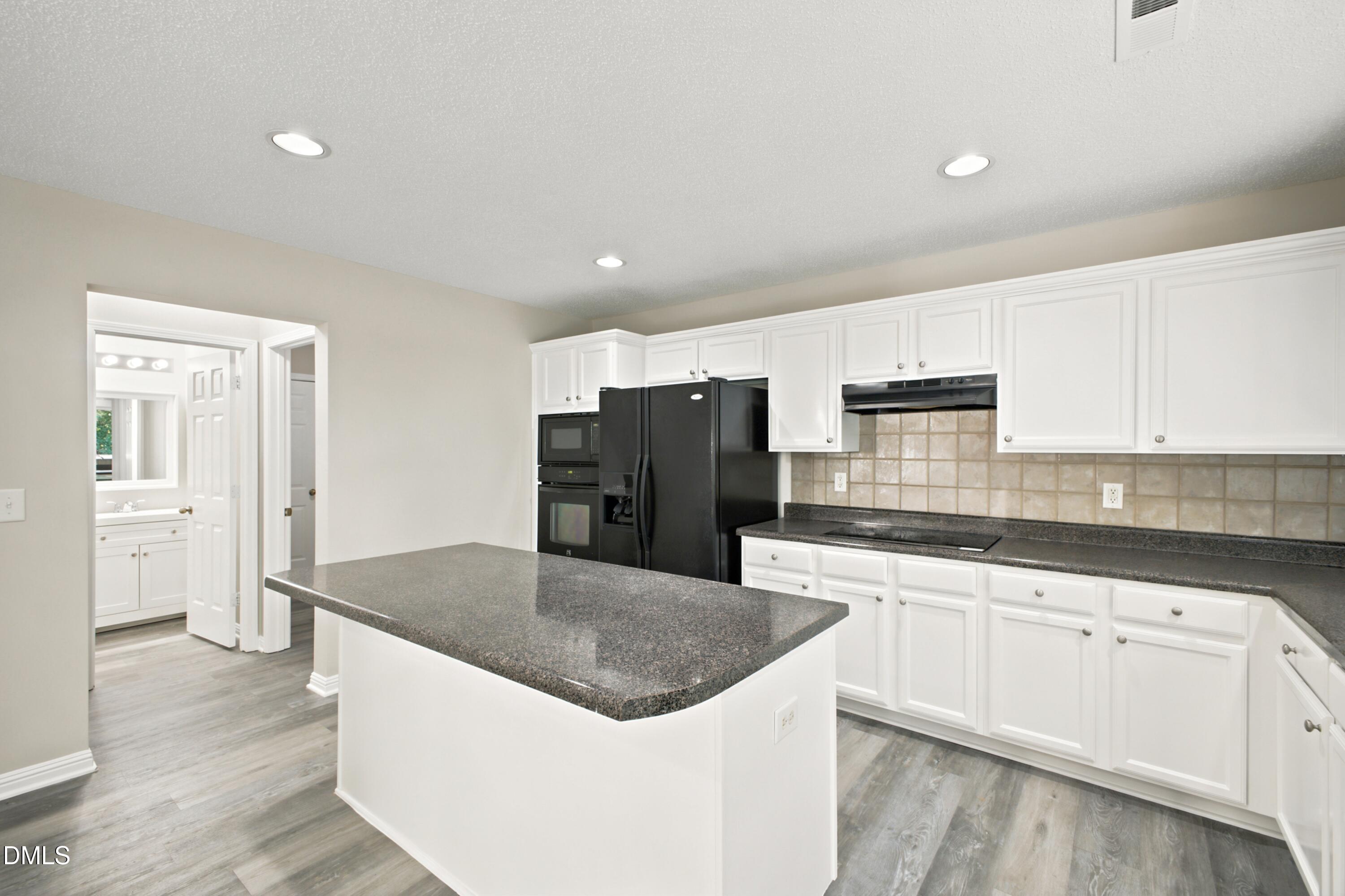 6 Spicewood Court