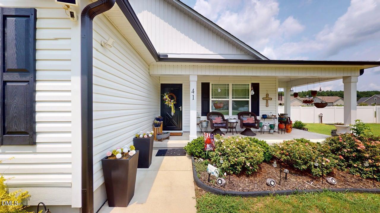 41 River Banks Drive