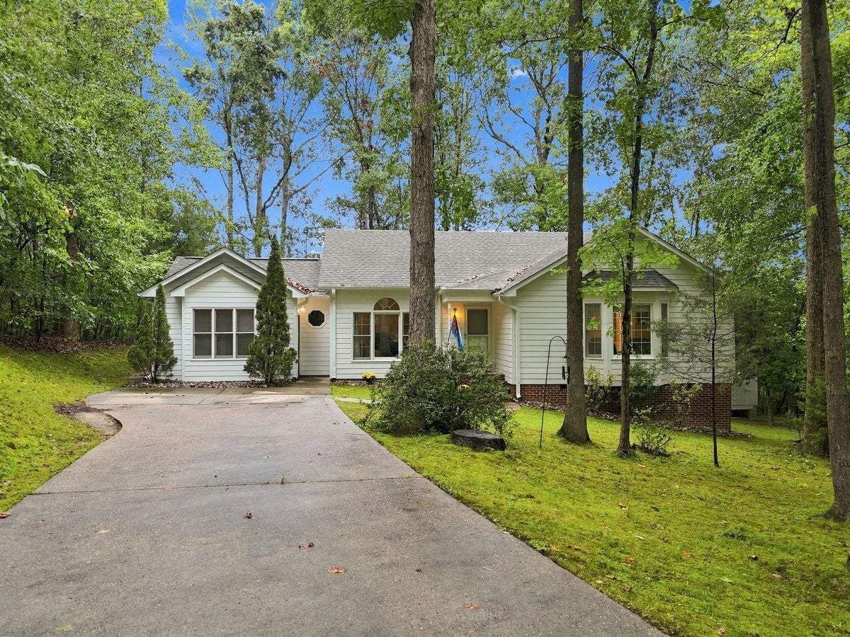 340 Thornwood Lane