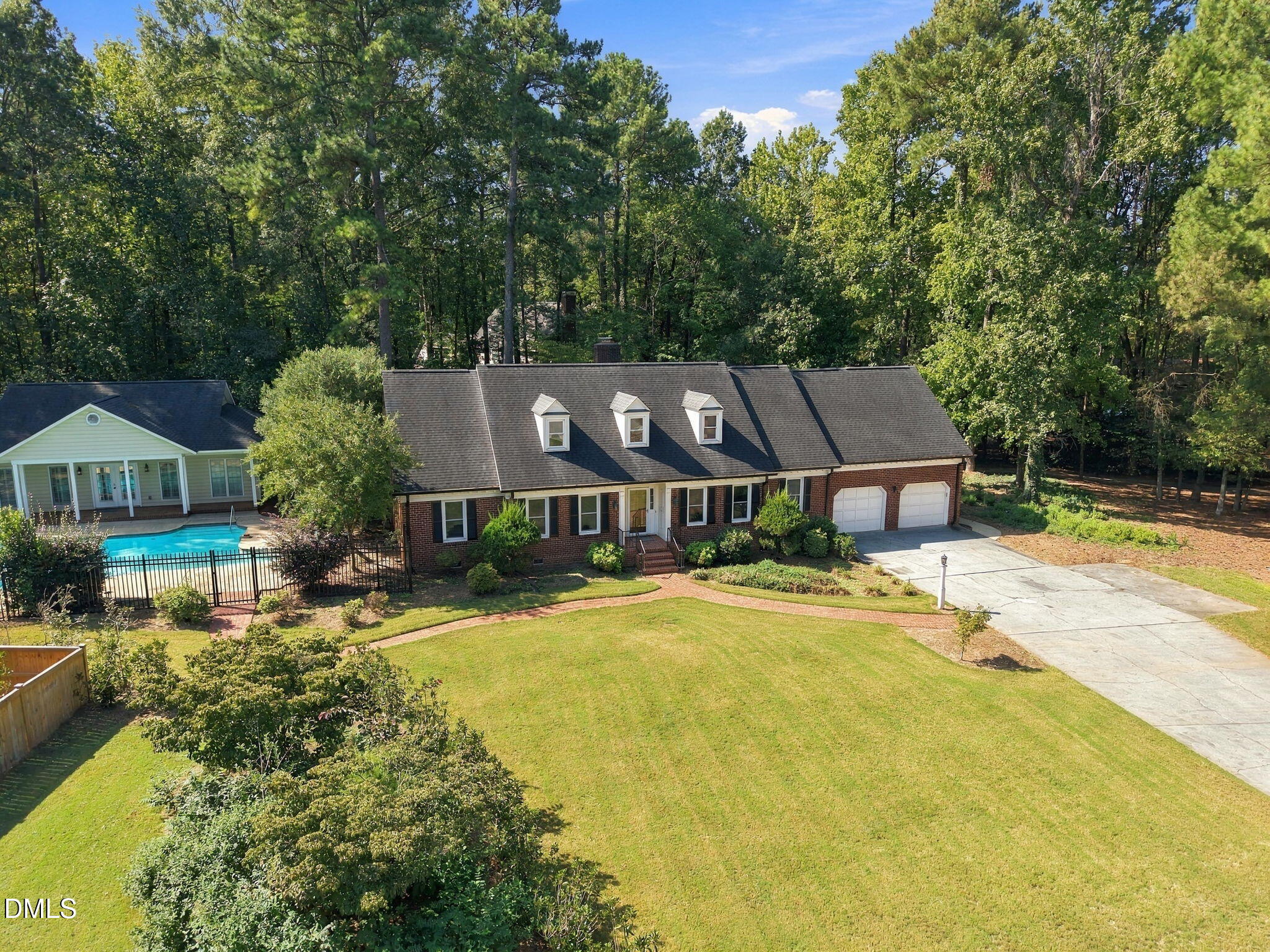 115 Meadowglades Lane