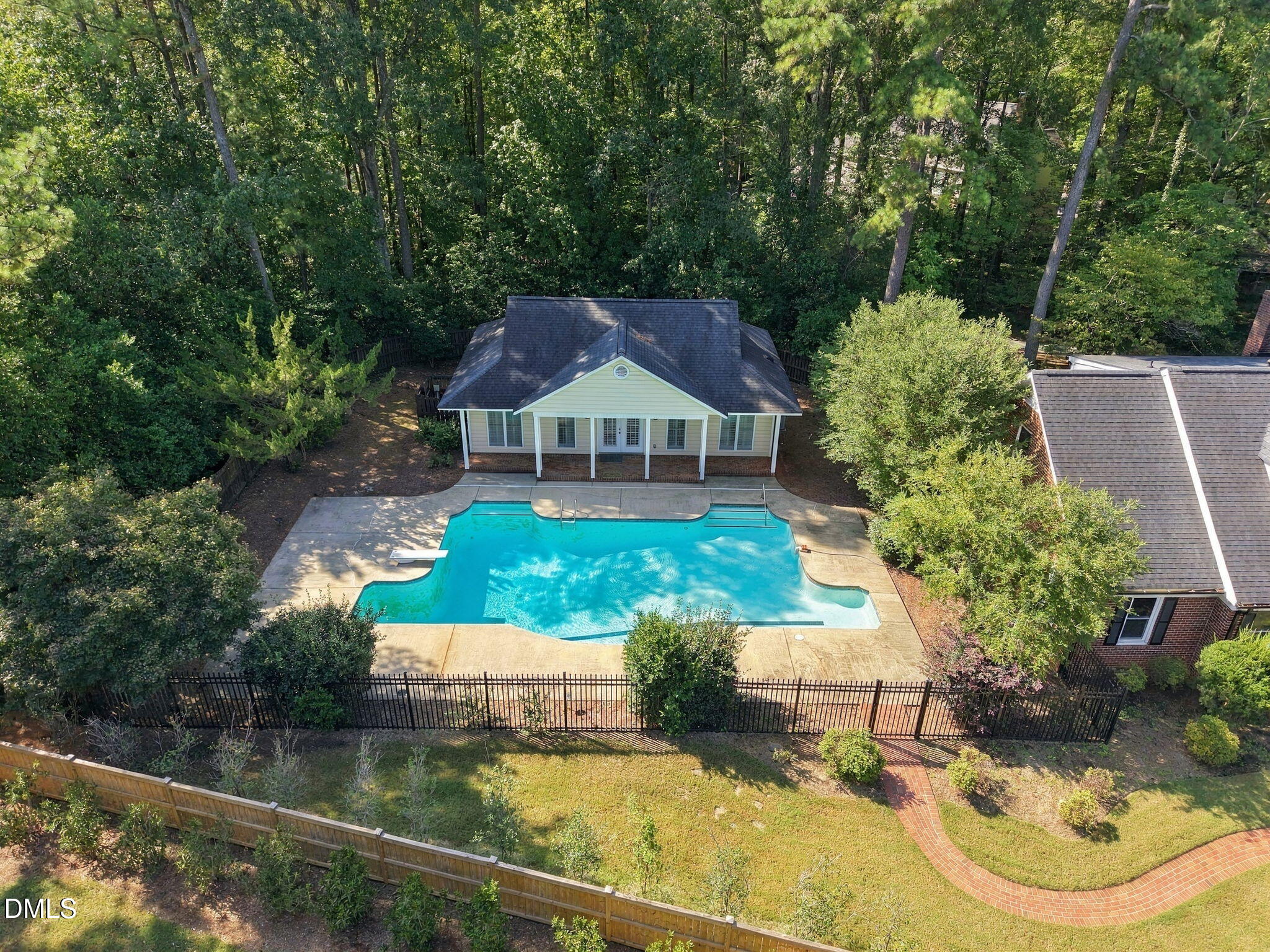 115 Meadowglades Lane