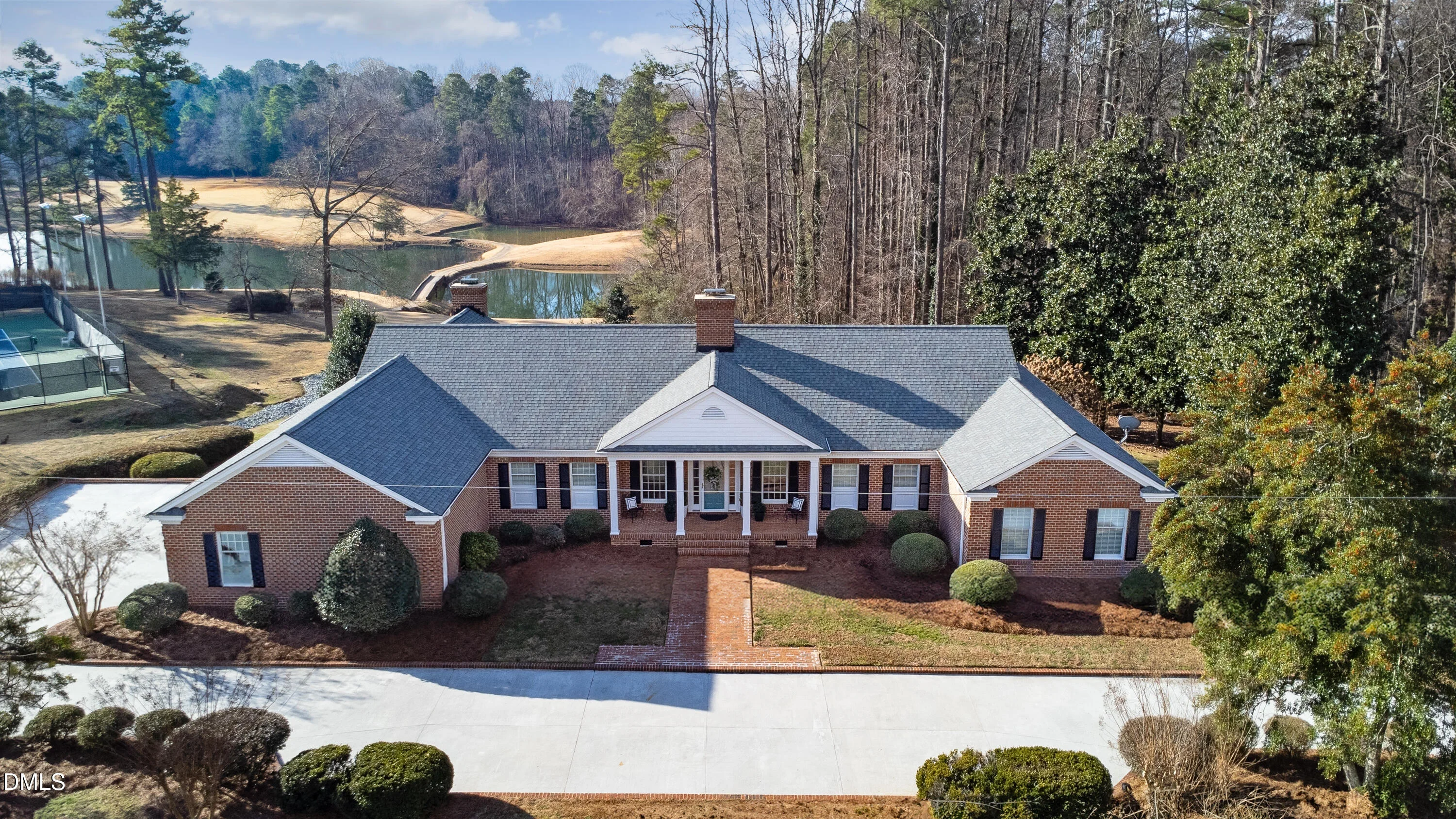 10 Country Club Drive