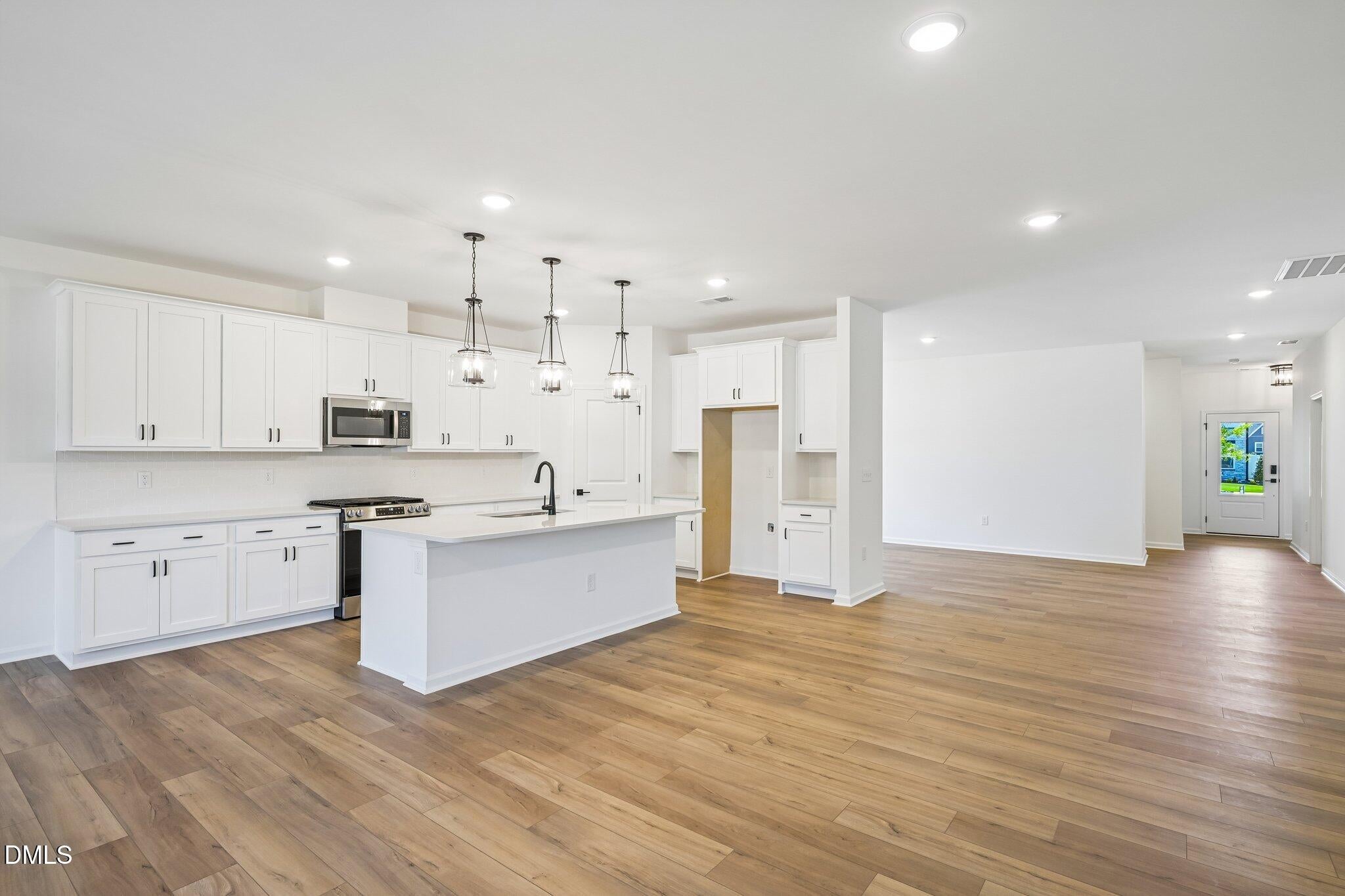 2228 Seraphic Way 386