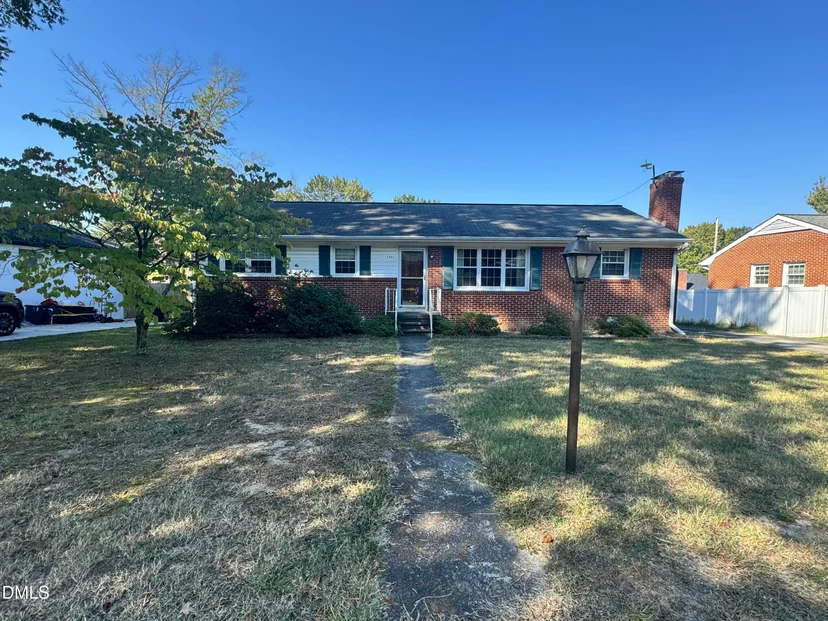 1008 Sherwood Drive, photo 1 of 3