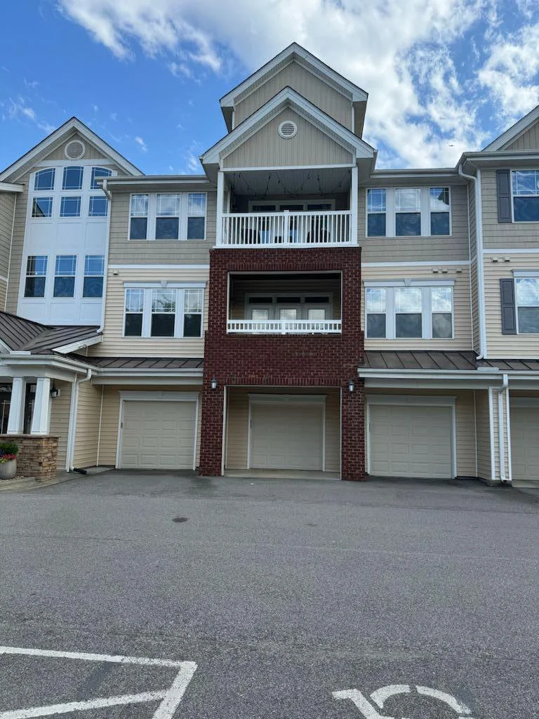 2810 Bedford Green Drive Unit 211
