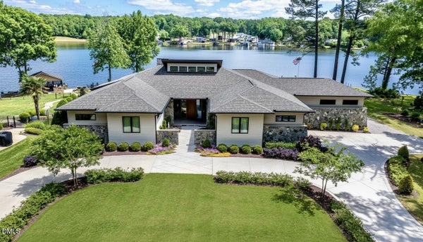 2532 HOLIDAY AVE, ZEBULON, NC 27597 - Image 463c3e3e11d38c7cce1d88b72af9e4df/3873192511