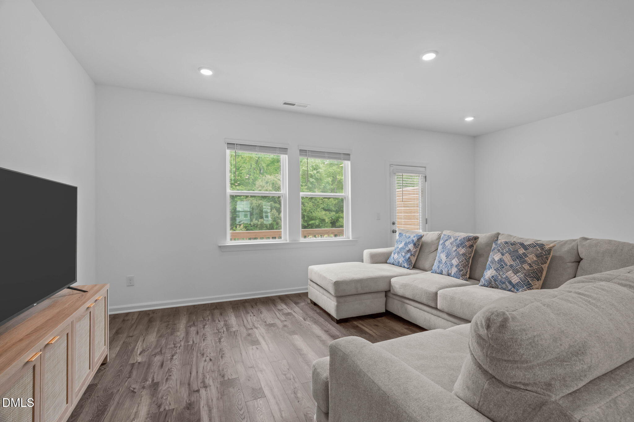 421 Rowe Way