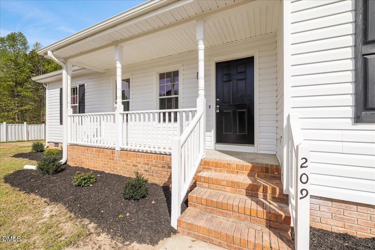209 Hunters Farm Drive