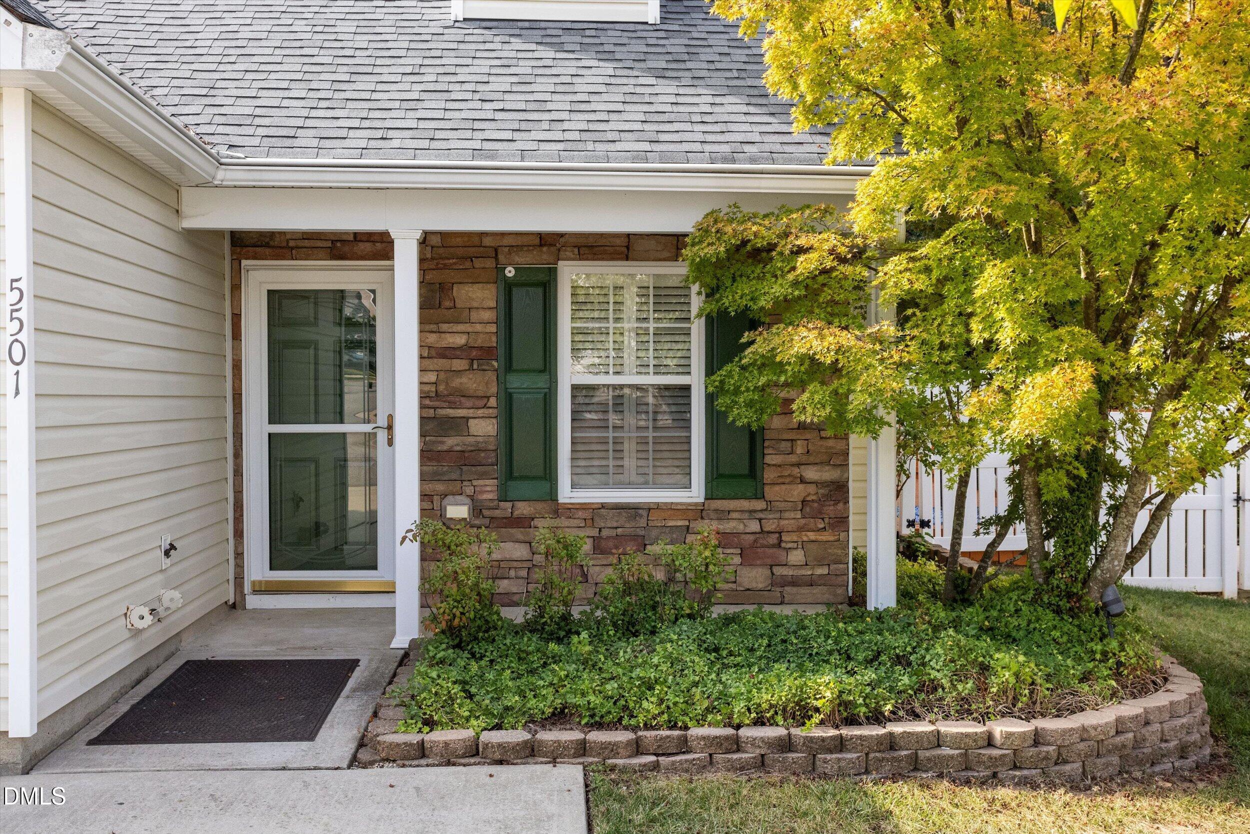 5501 Golden Moss Trail