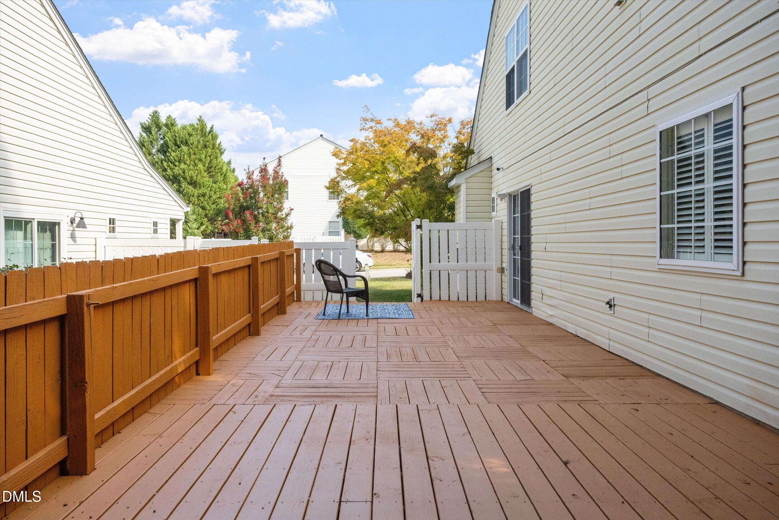 5501 Golden Moss Trail