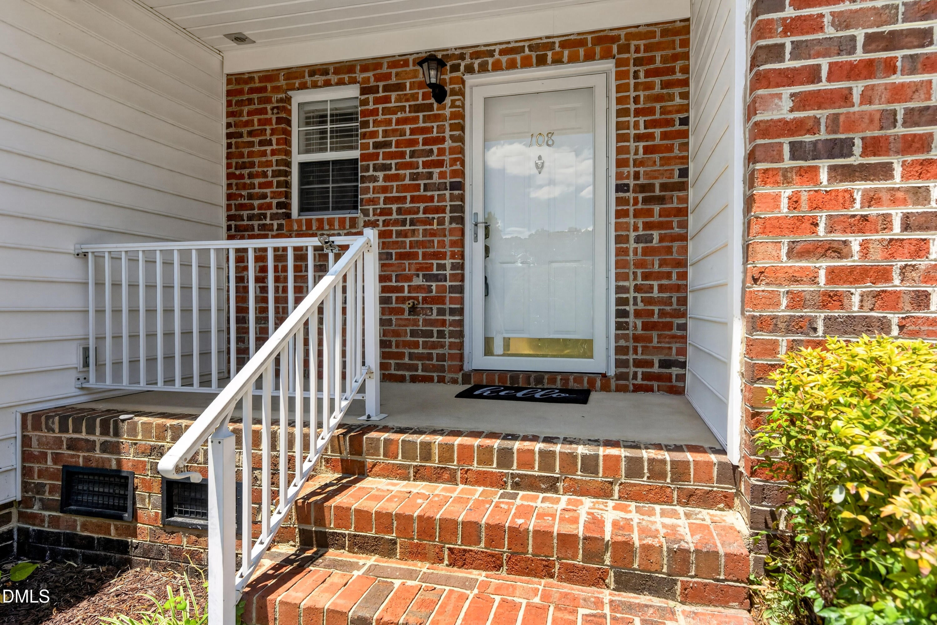 108 Grande Meadow Way