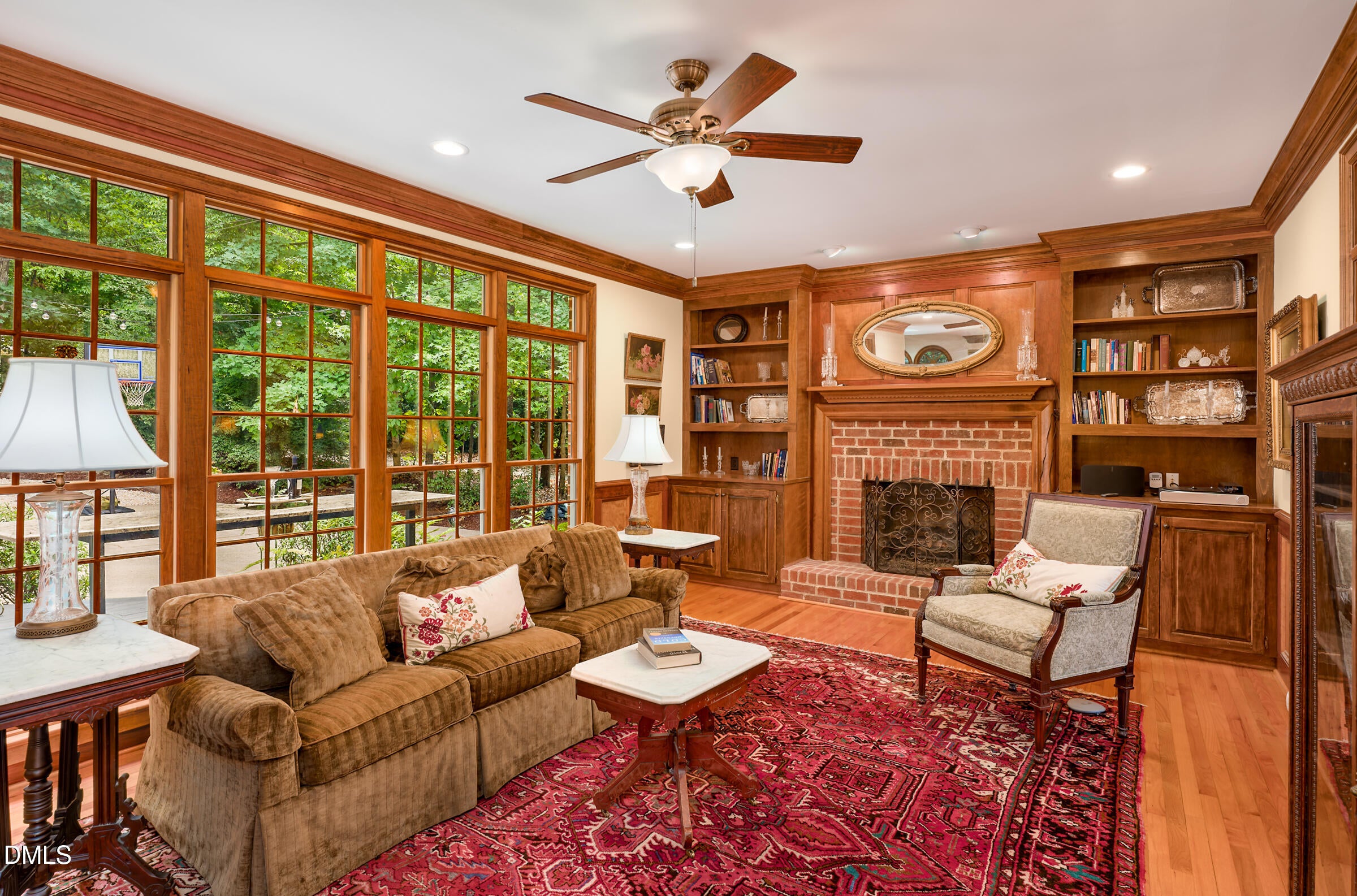 320 Lochside Drive