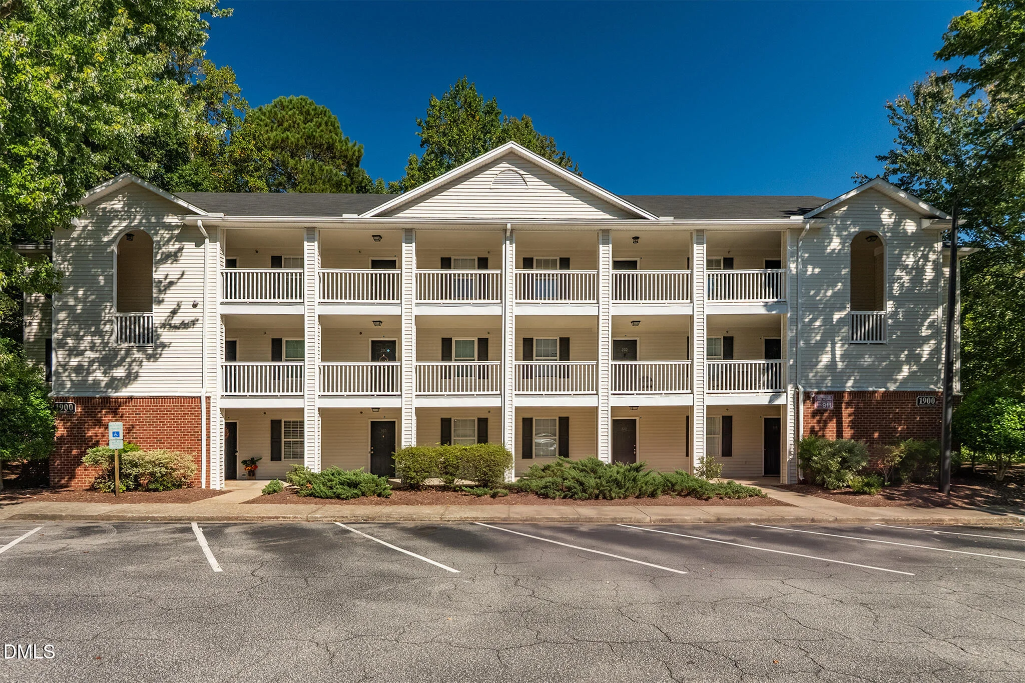 1900 Trailwood Heights Lane Unit 101