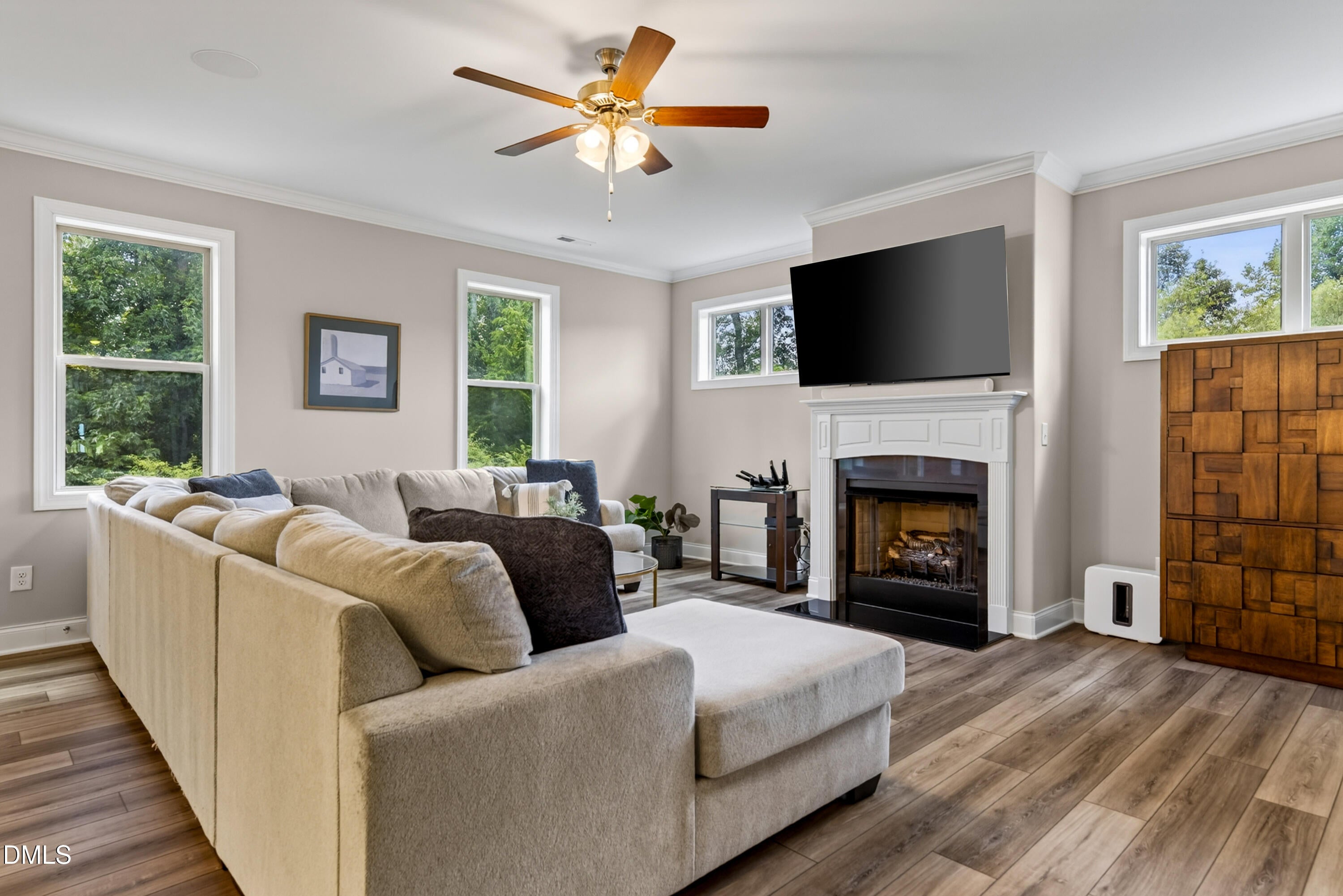 2812 Meadow Bluffs Way