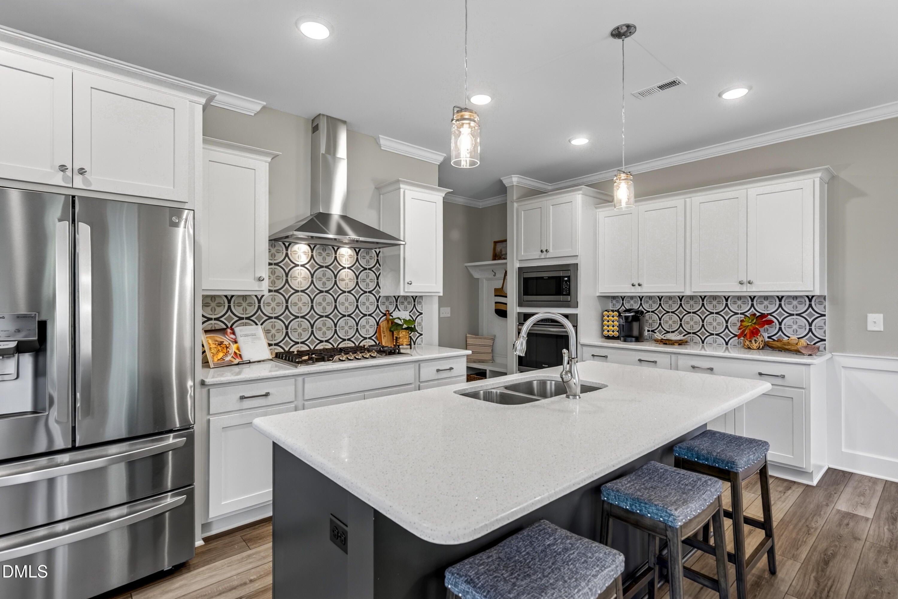2812 Meadow Bluffs Way