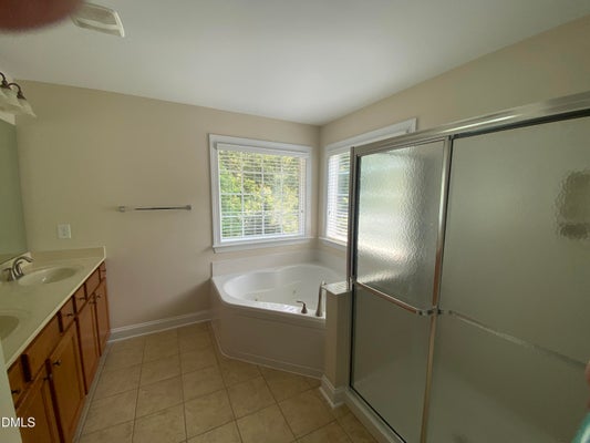 125 QUARRYROCK RD, HOLLY SPRINGS, NC 27540 - Image 4f5315761918cabf397bc1e59432eee4/236592079
