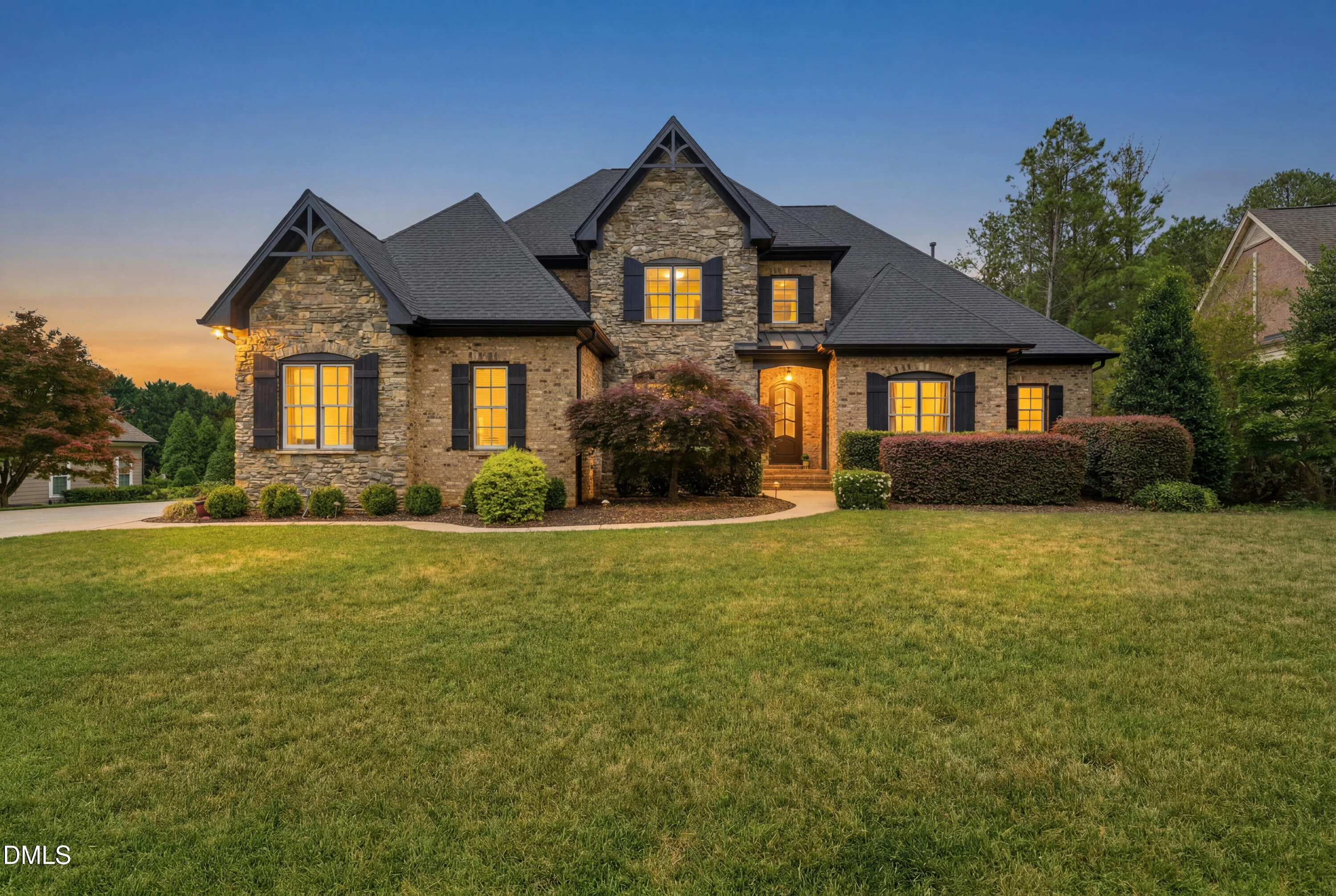 2515 Village Manor Way