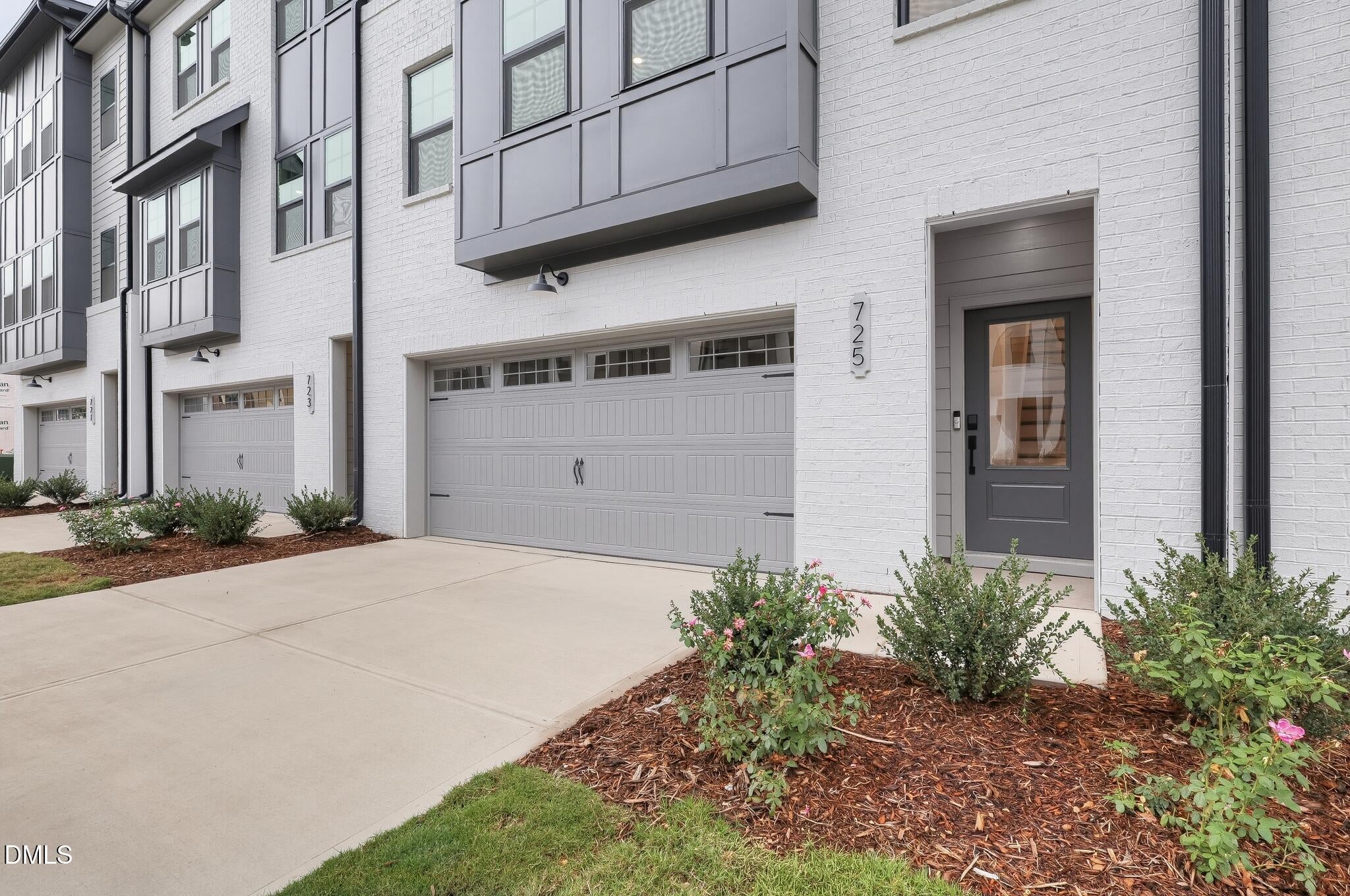 725 Mildred Oaks Court