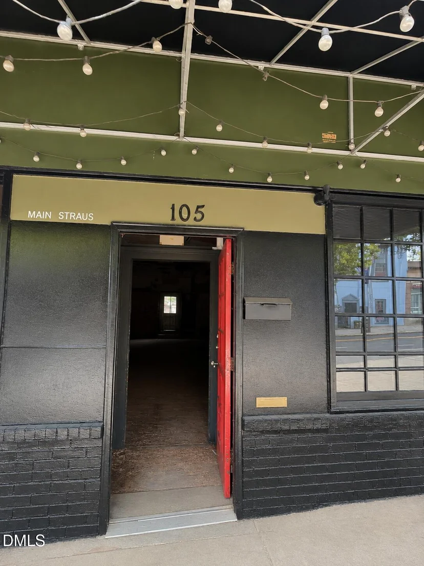 105 N Churton Street, photo 1 of 5