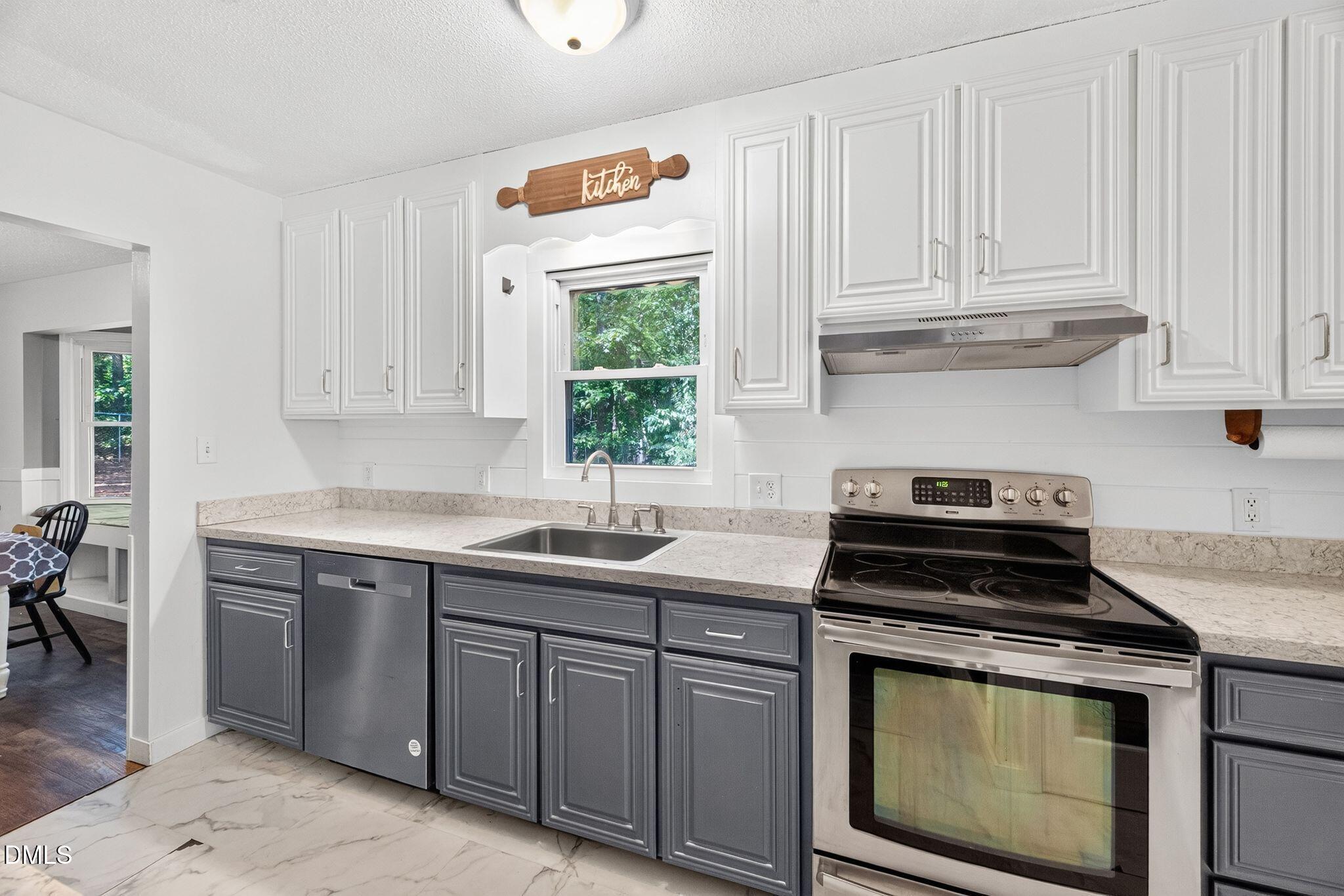 1409 Hall Boulevard