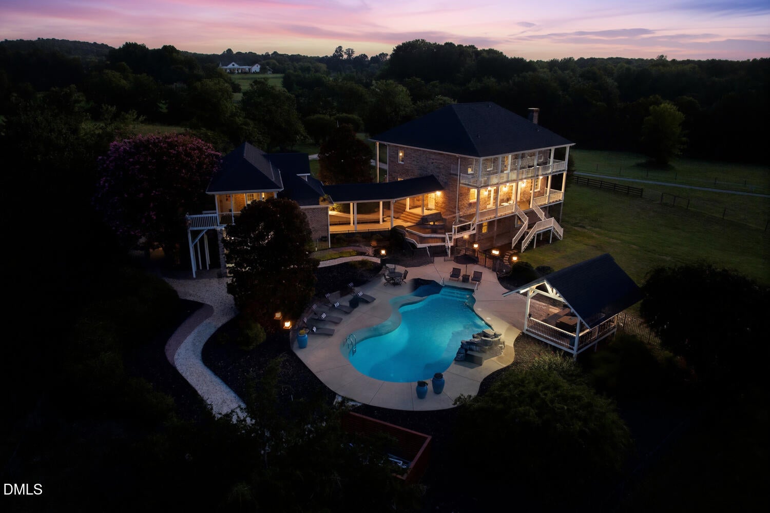 405 Deer Pond Way