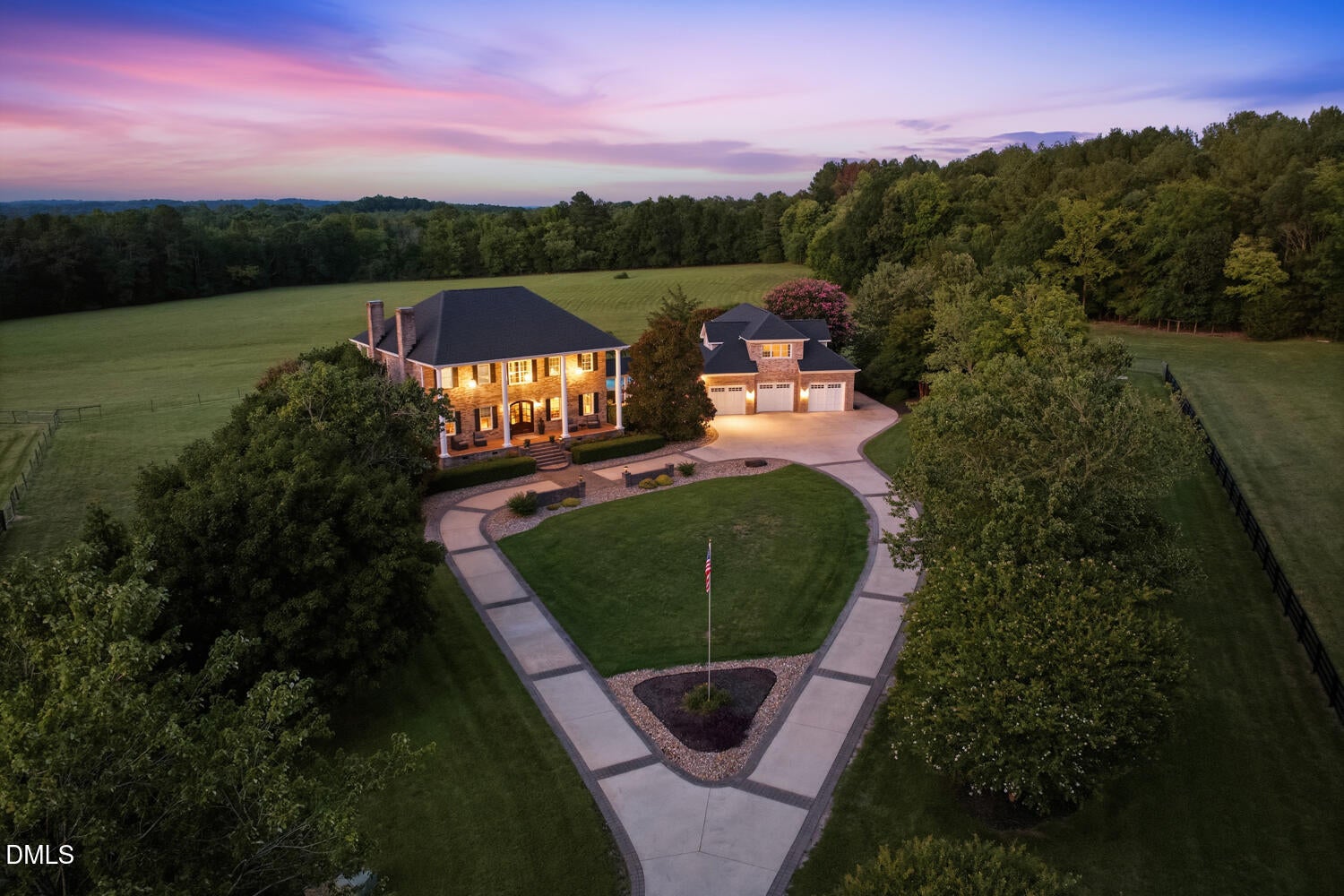 405 Deer Pond Way