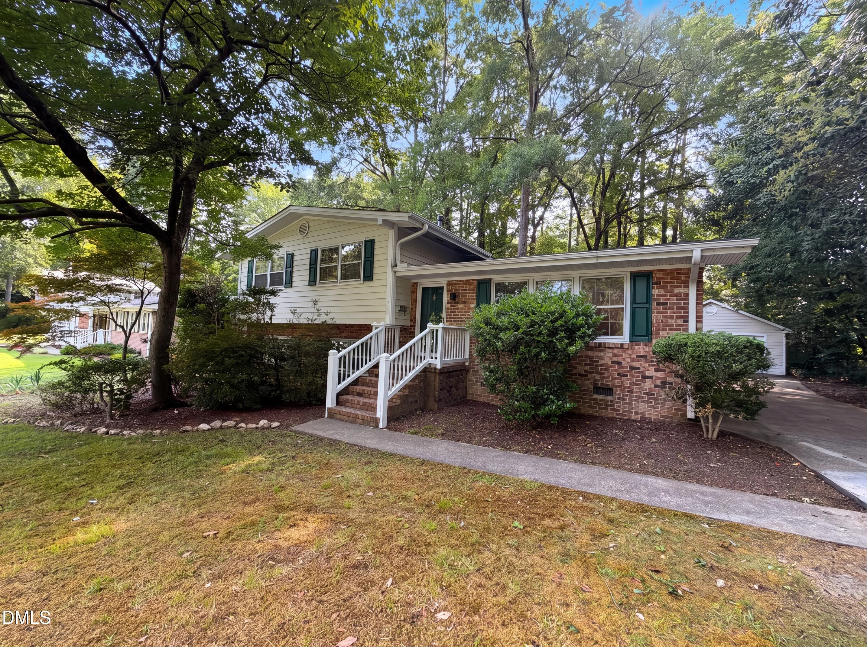 917 Hillview Drive