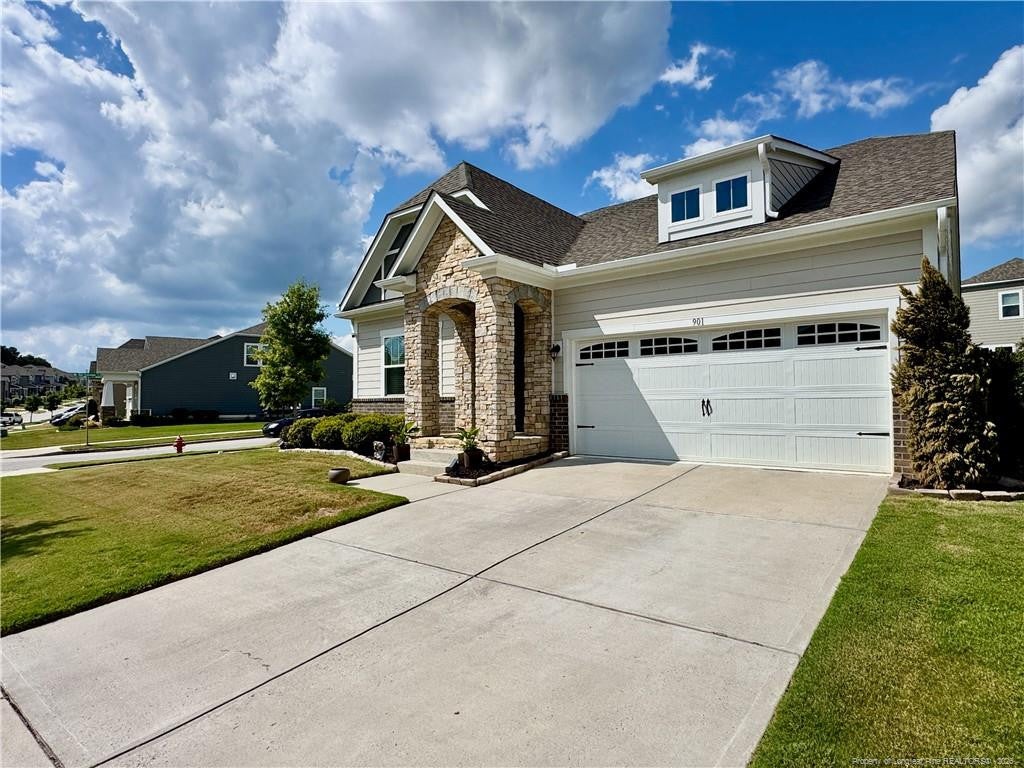 901 Sage Oak Lane