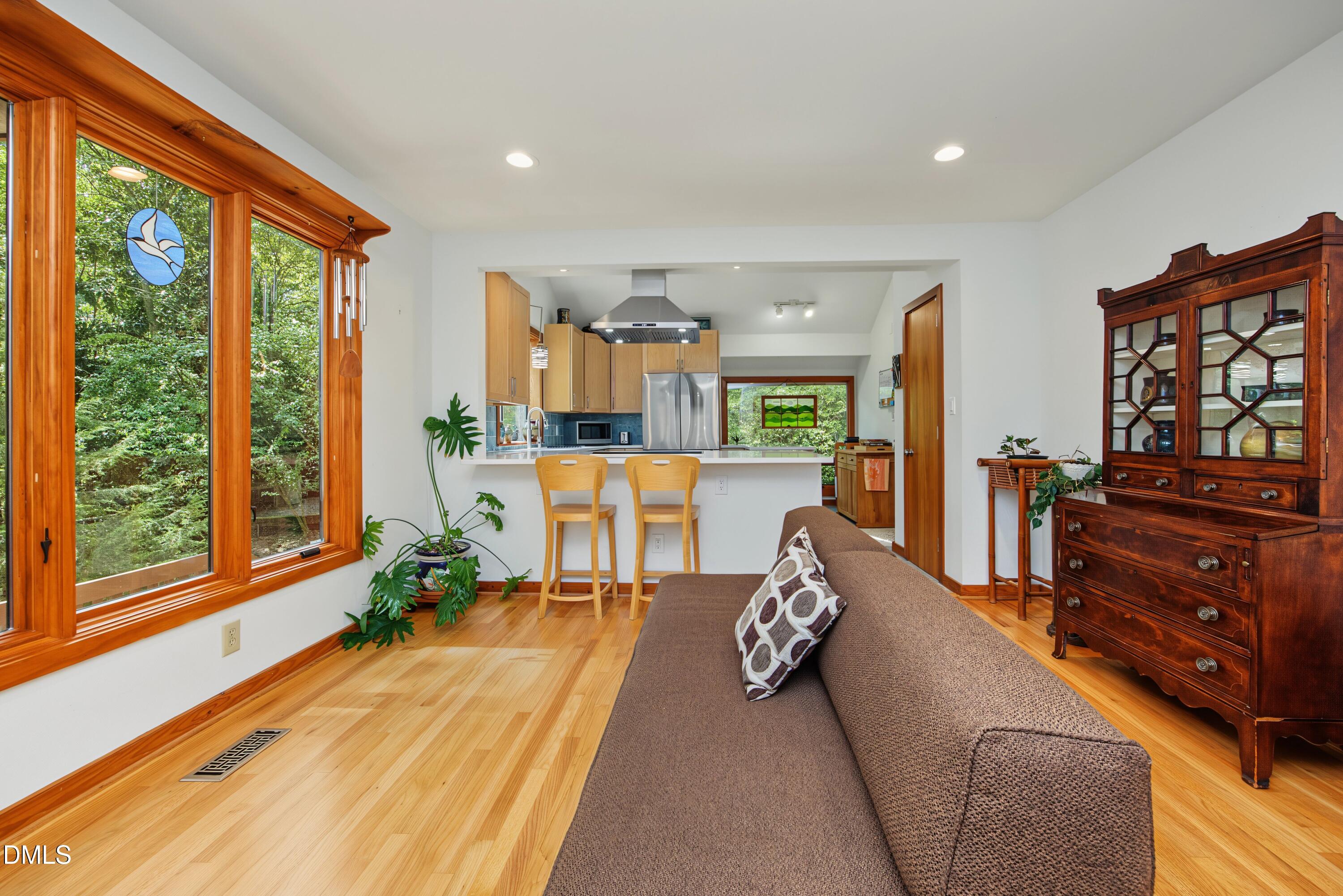 10 Ellen Place
