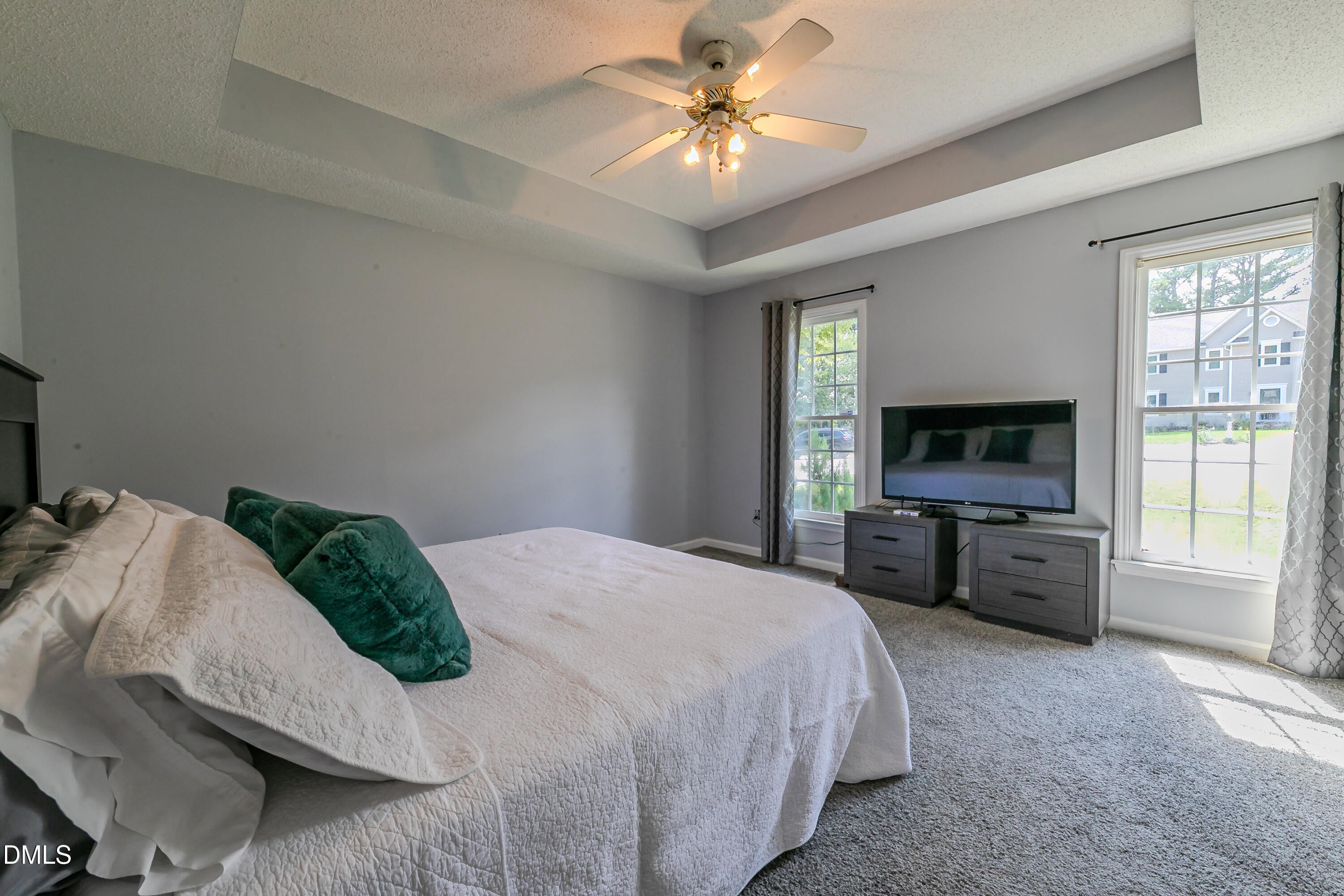 816 White Daisies Court