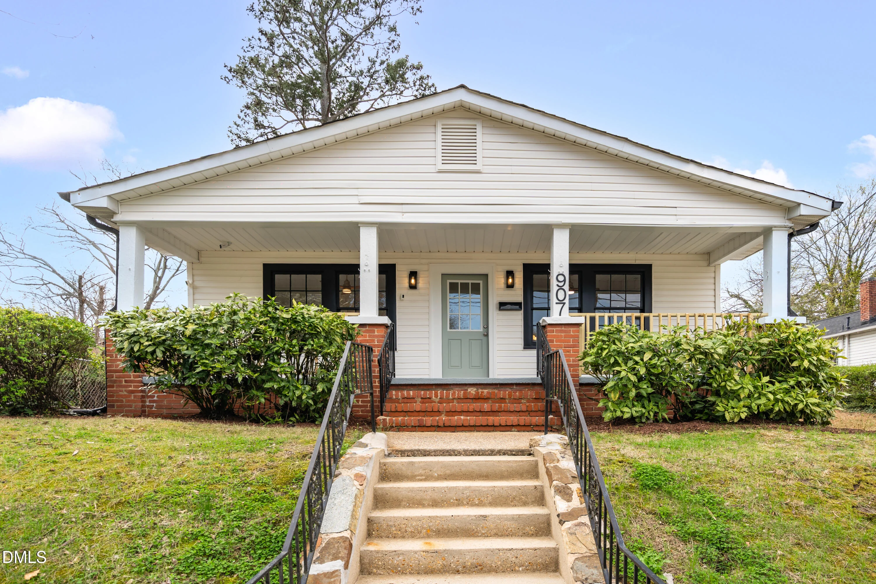 907 Morehead Avenue