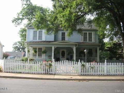 Photo of 616 E Pine Street E, Lincolnton, NC 28092 (MLS # 10193169)