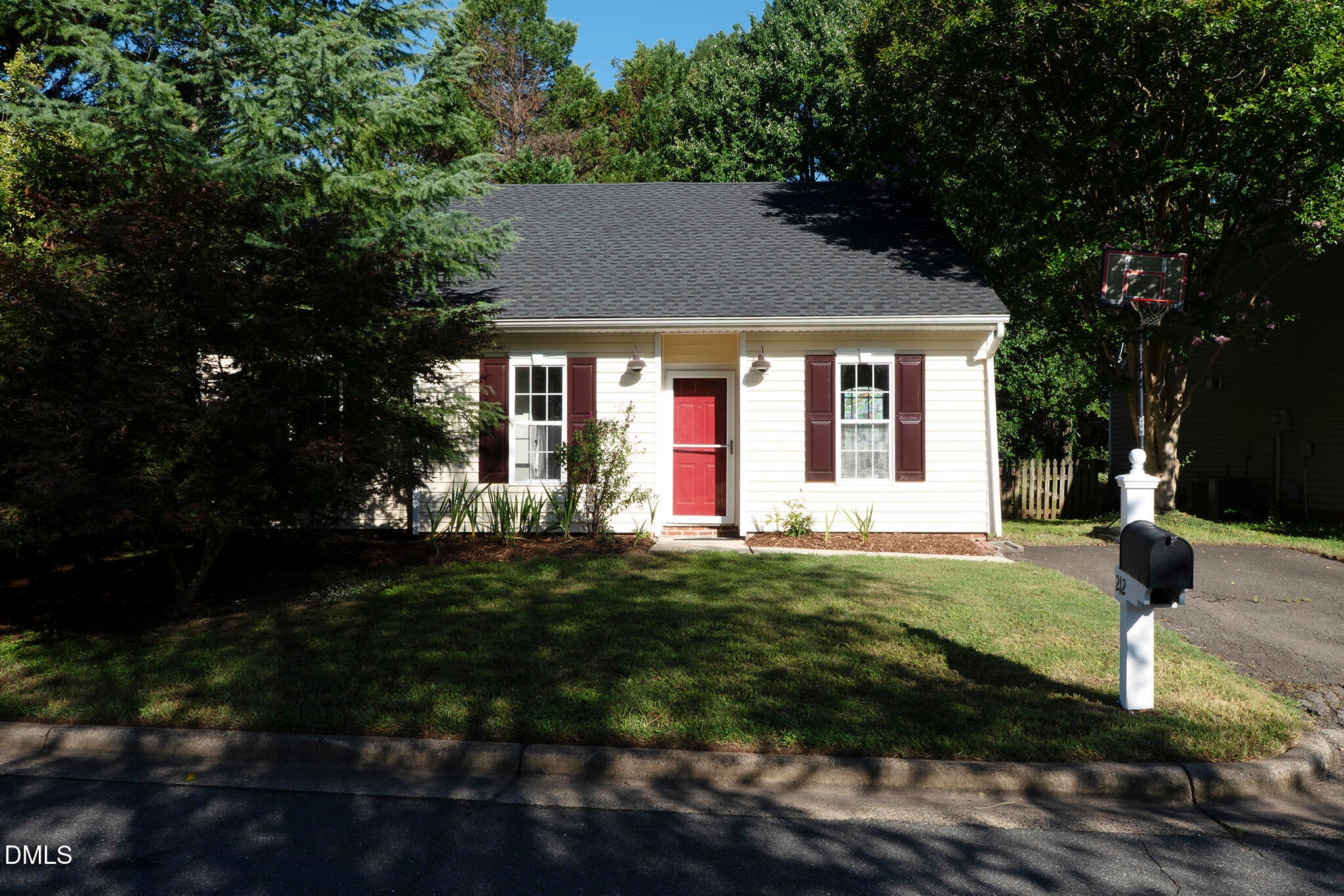 212 Sir Richard Lane