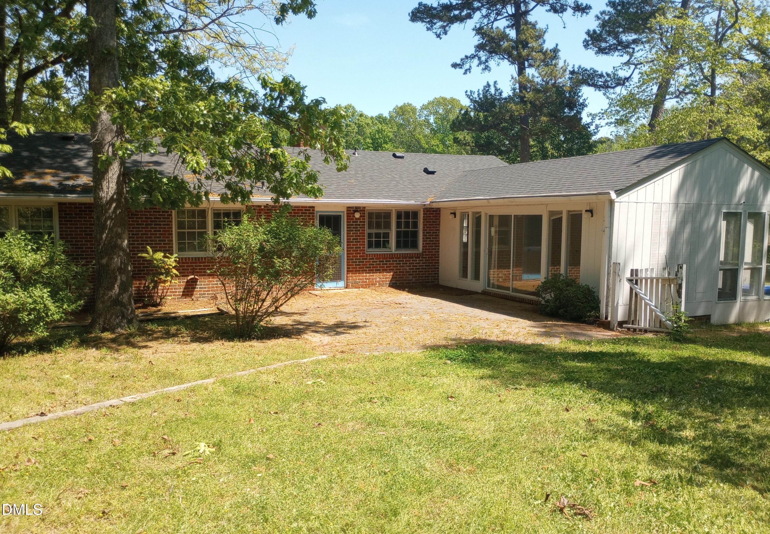 239 N Hamilton Road N