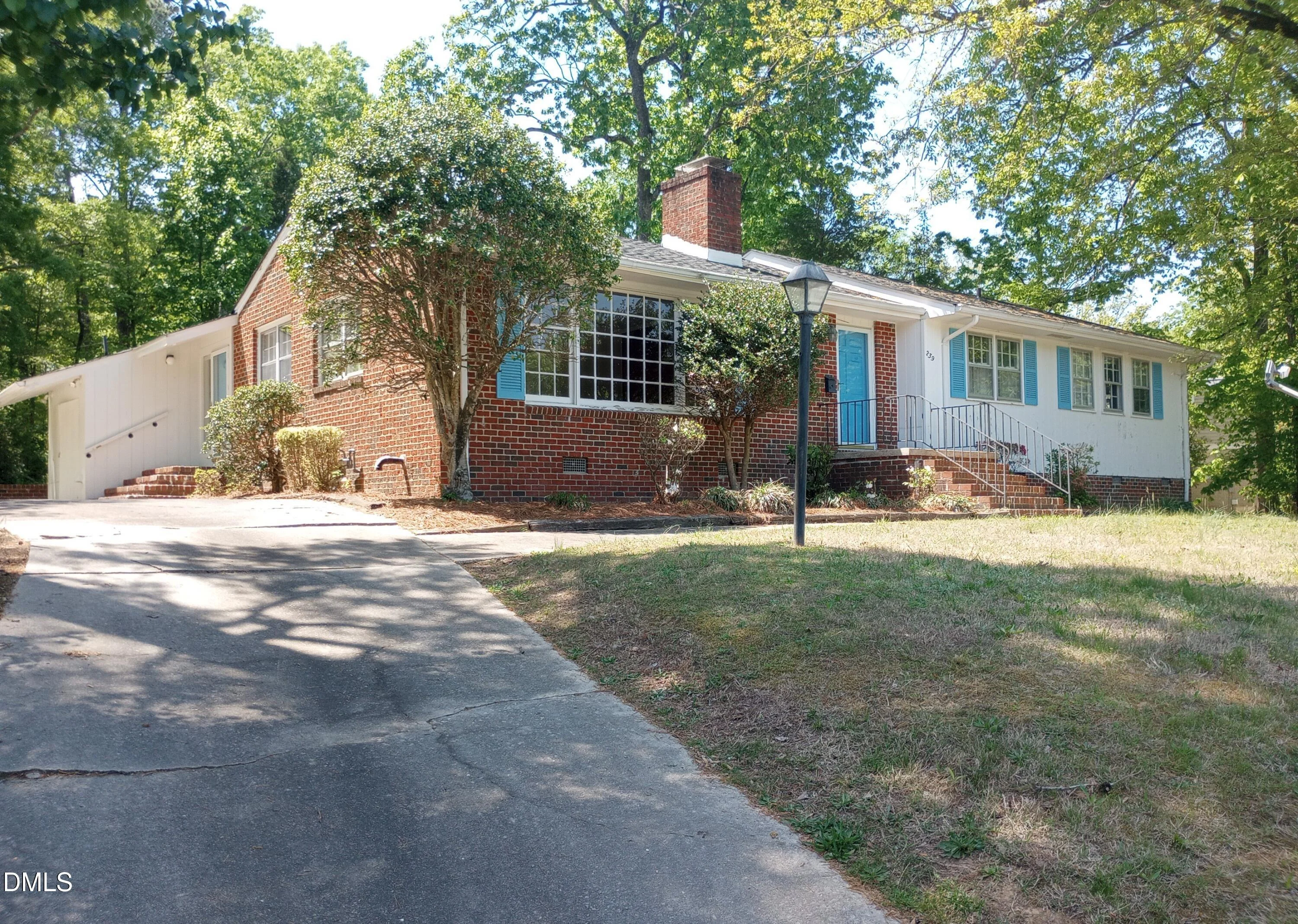 239 N Hamilton Road N