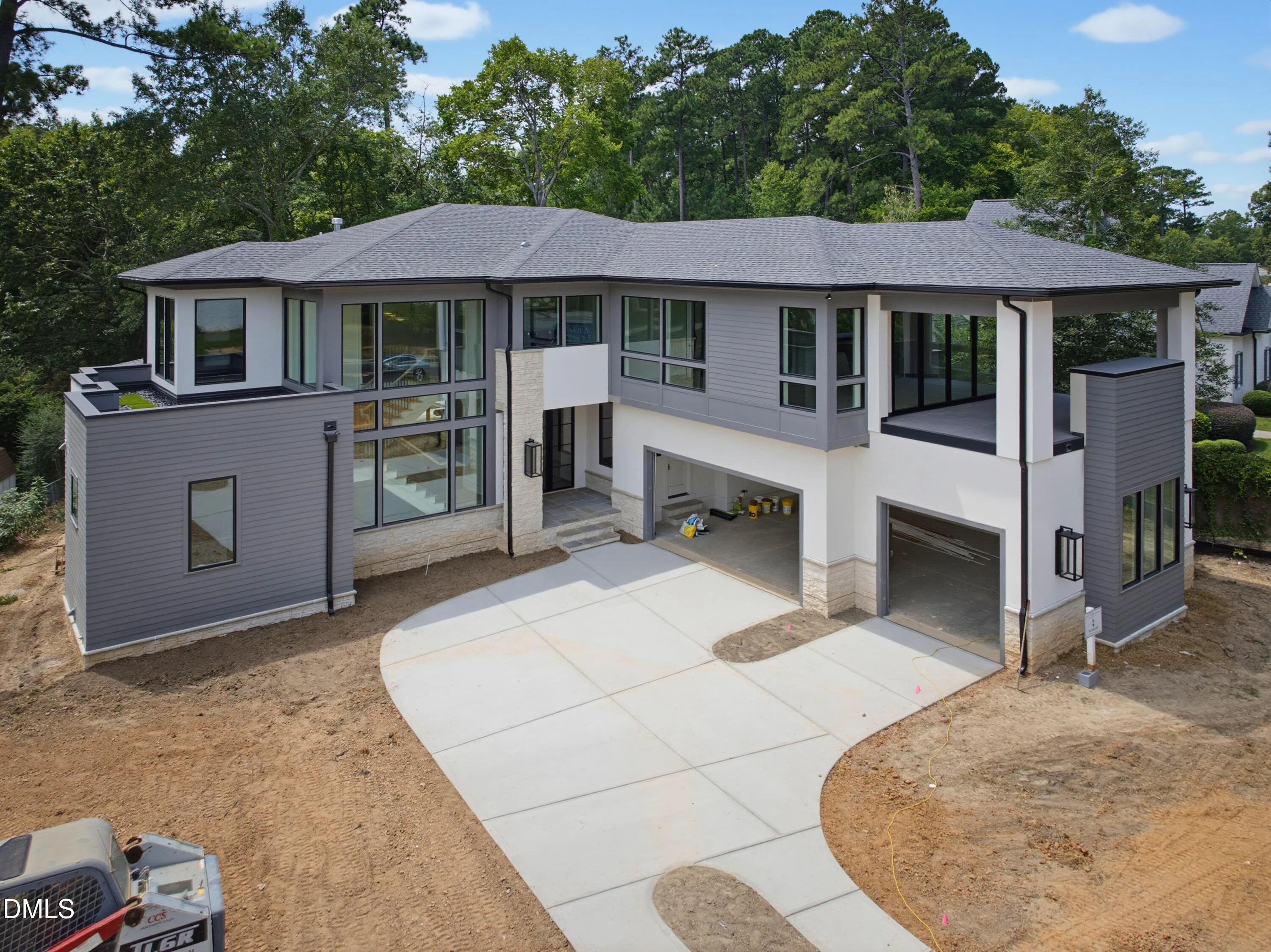 4907 Yadkin Drive