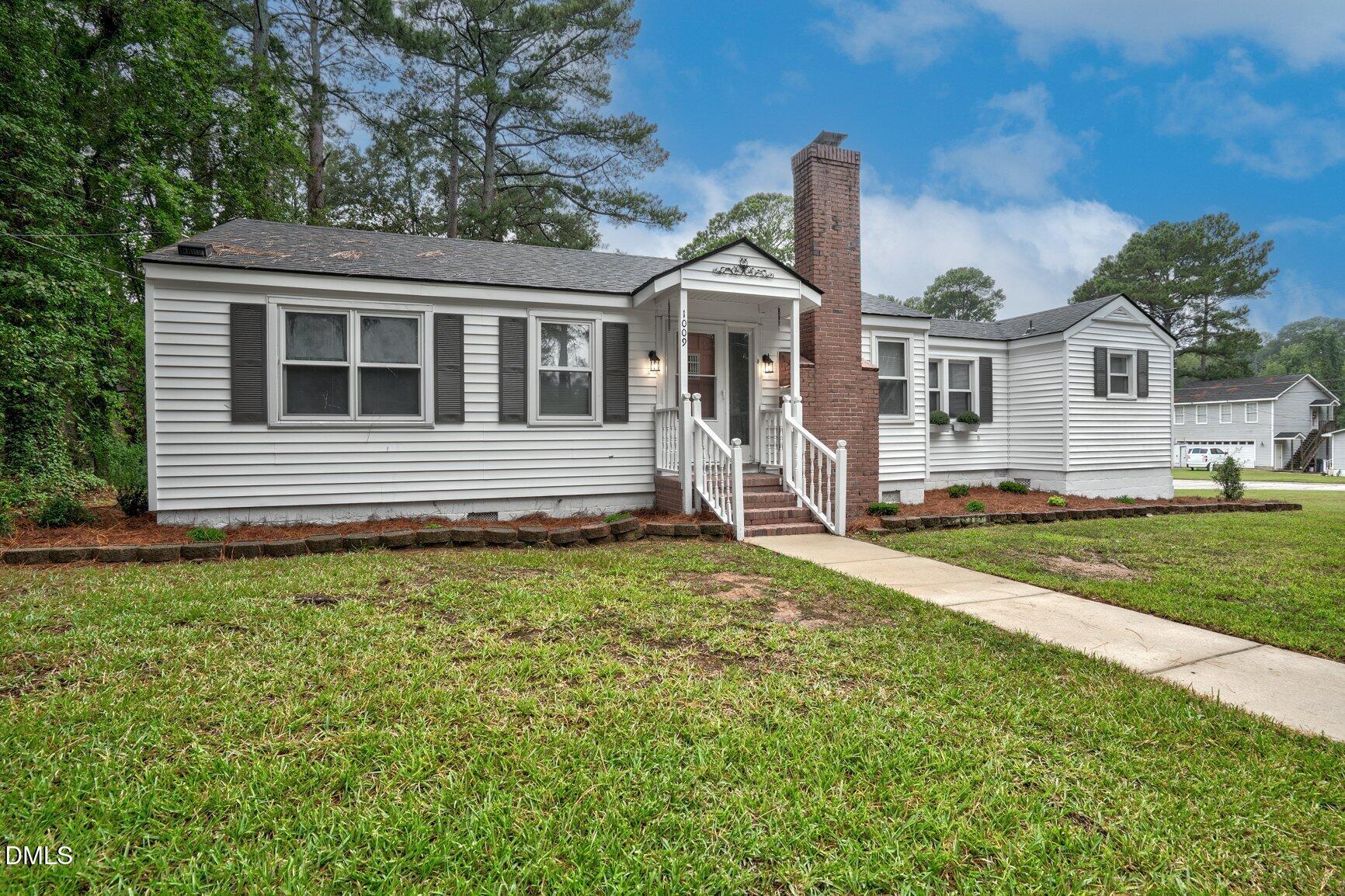 1009 Walnut Street W