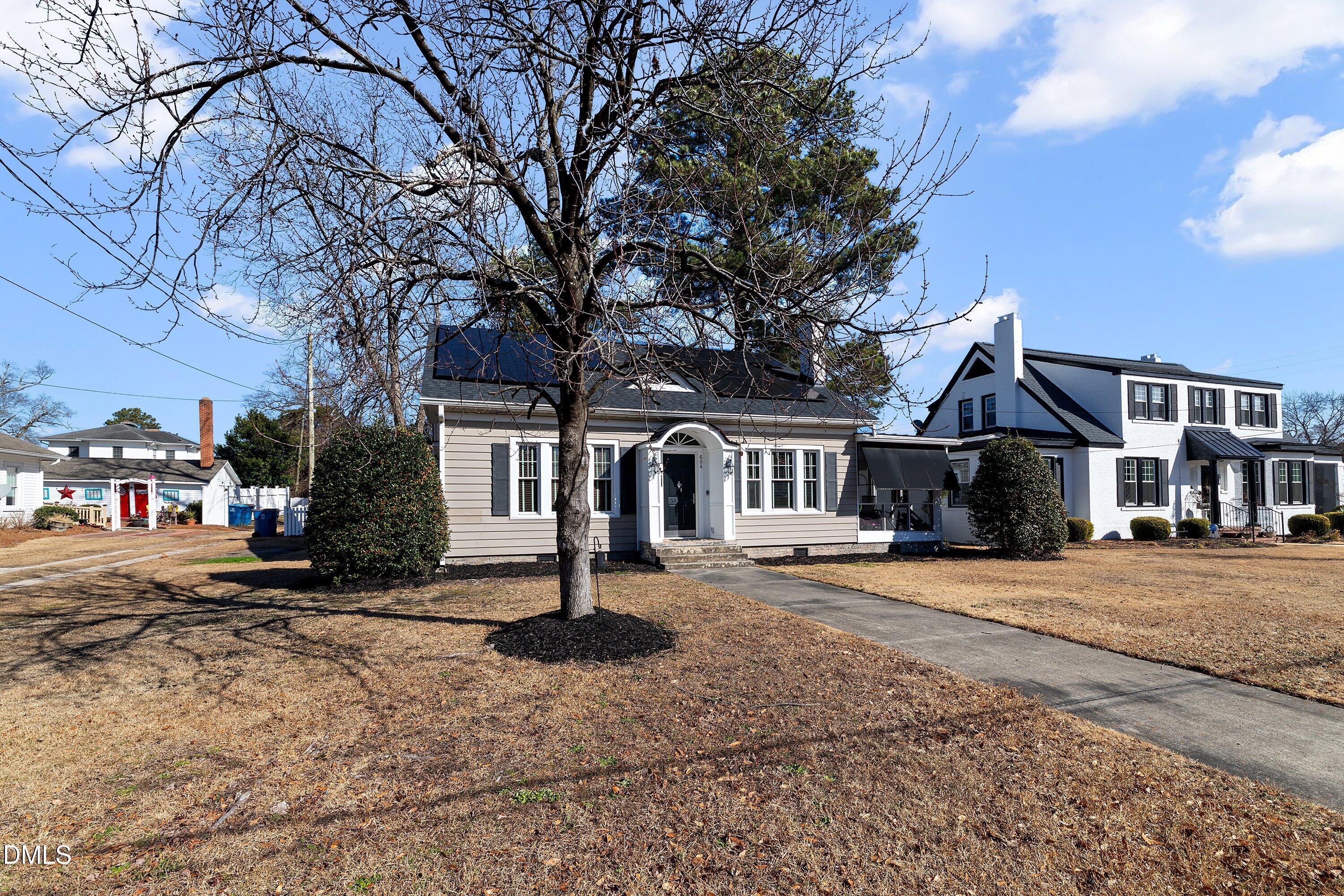 604 W Divine Street