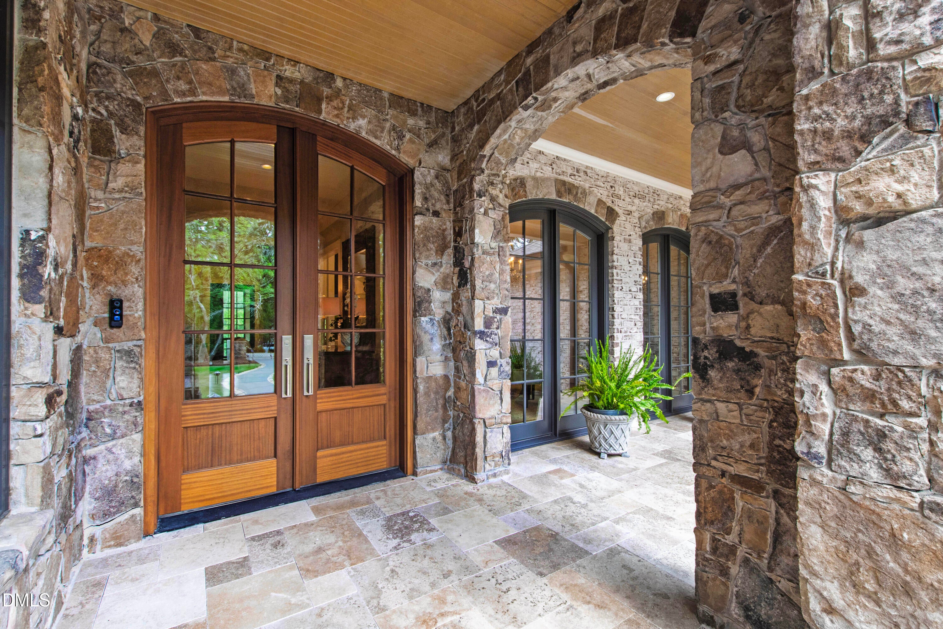 906 Lake Boone Trail