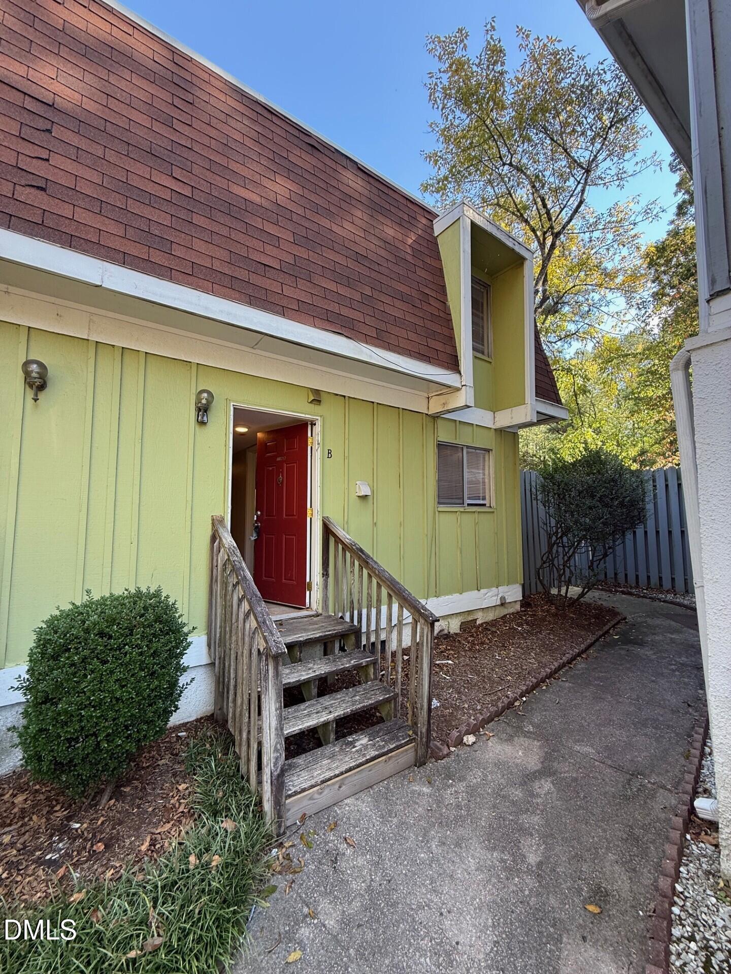 7106 Longstreet Drive