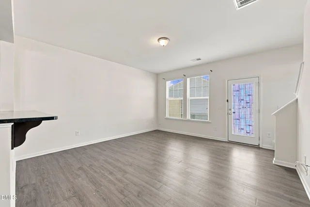 1164 Kenross Drive, photo 4 of 51