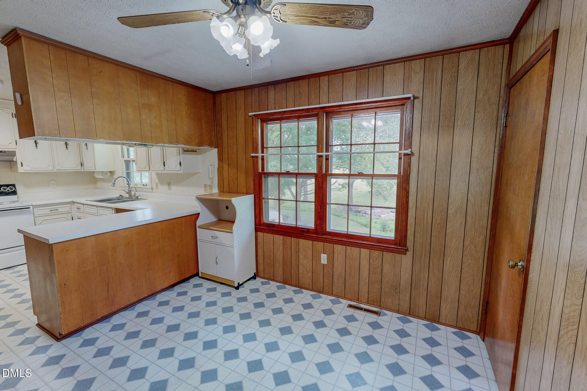 2072 Edwin Robertson Road