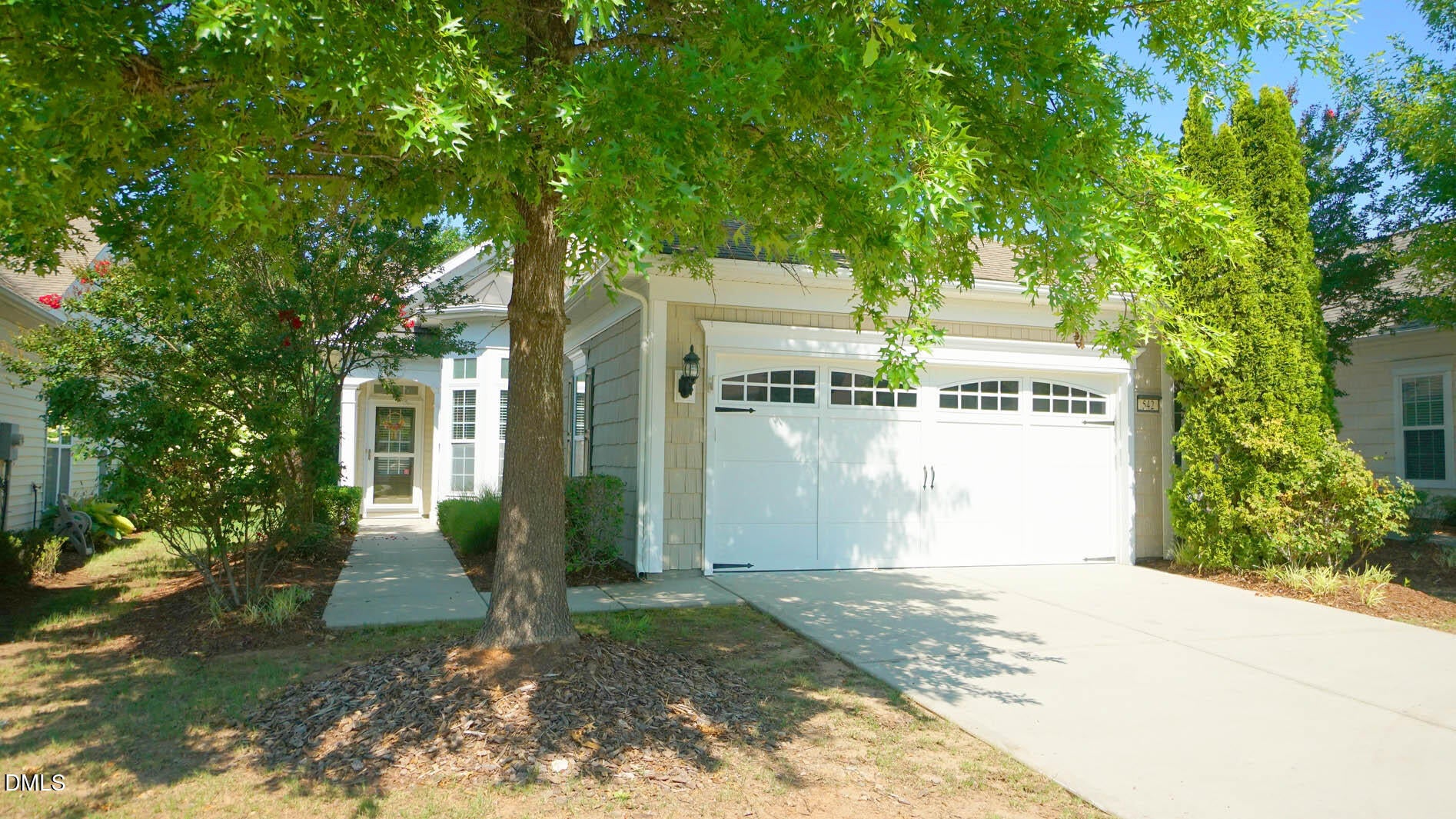 542 Tomkins Loop