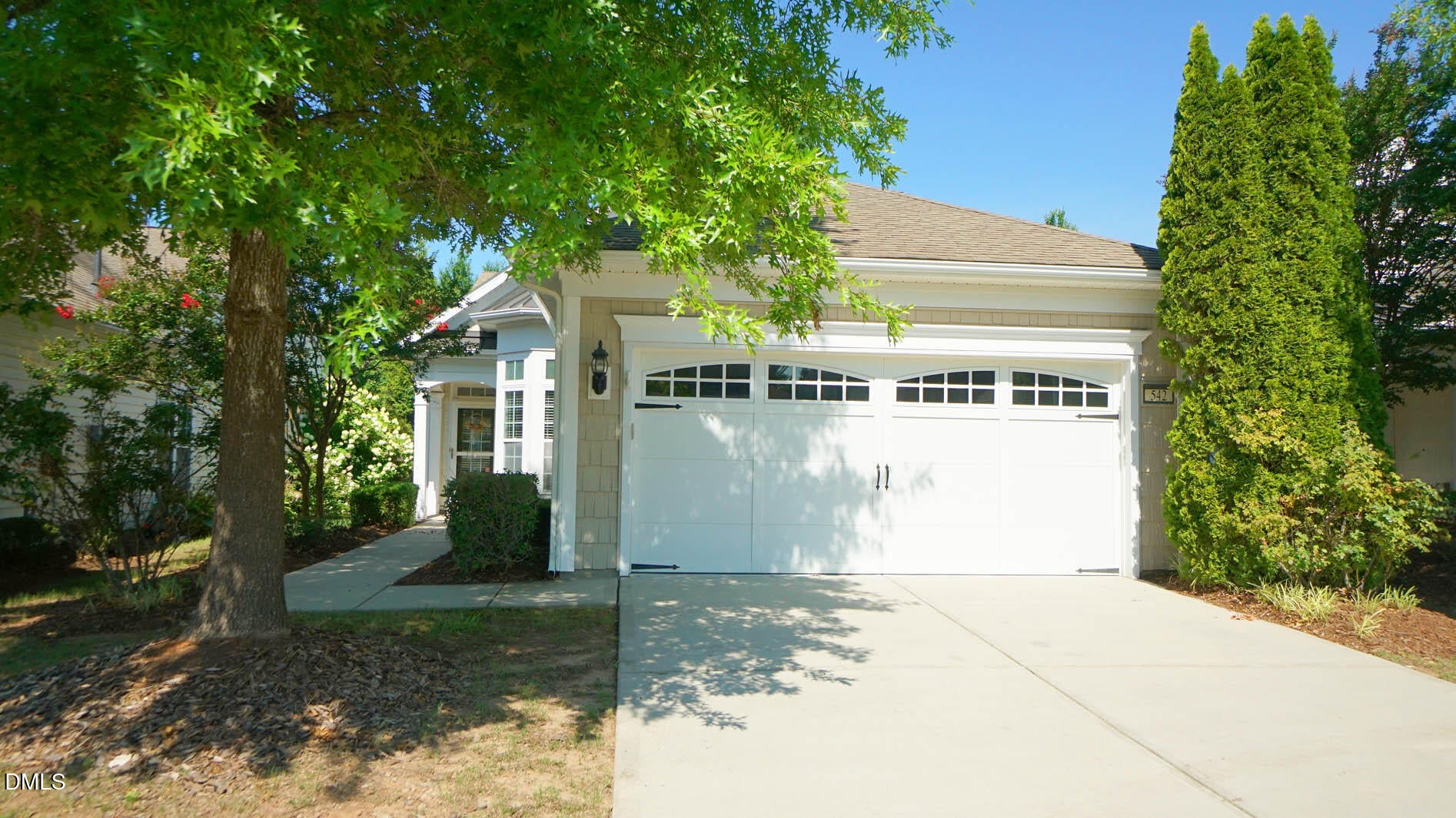 542 Tomkins Loop