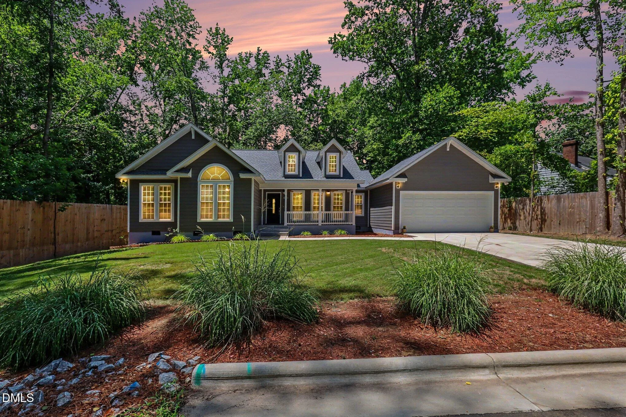 820 E Cardinal Drive