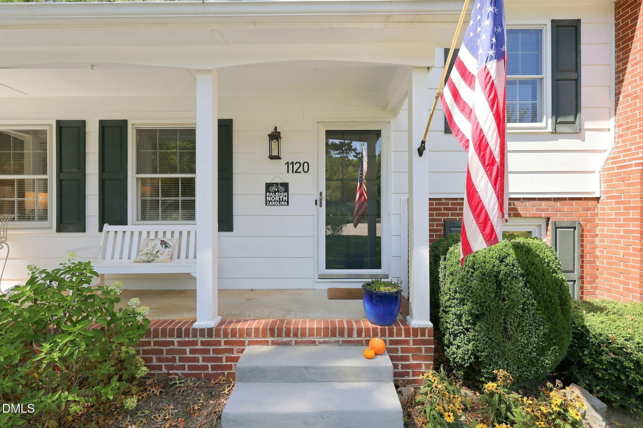 1120 Shetland Court
