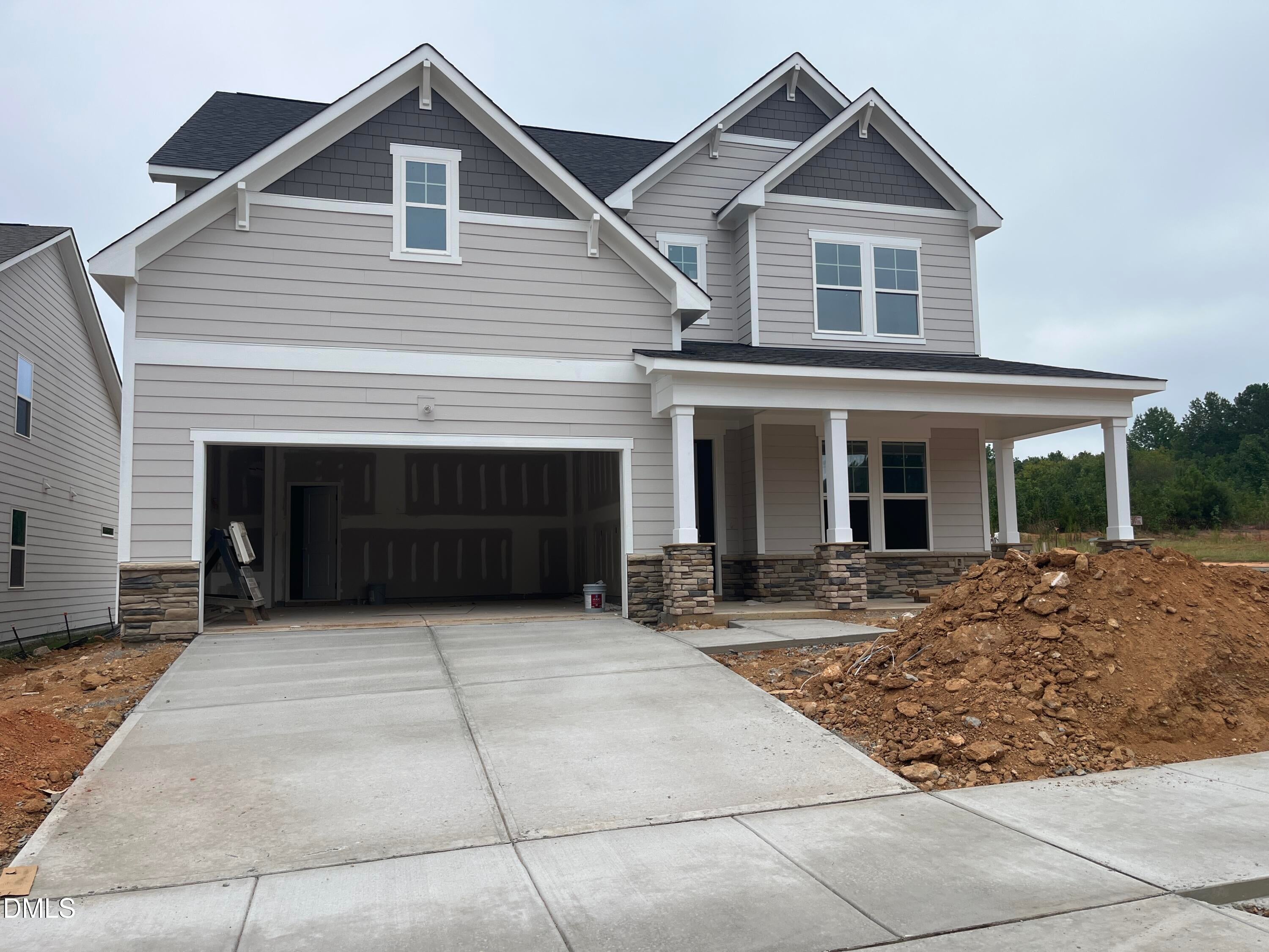 700 Dragonfly Pond Way