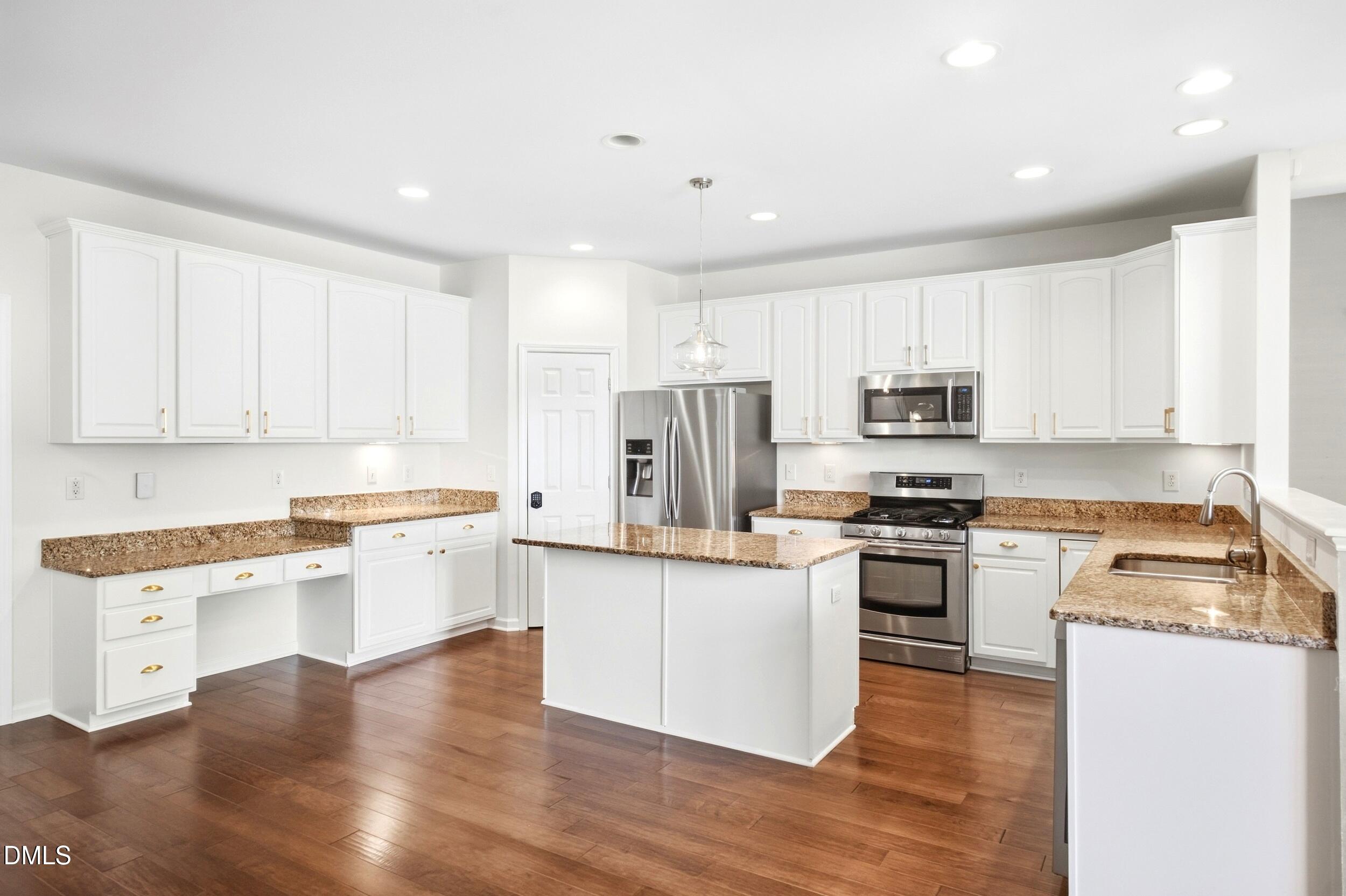 2513 Wyatt Lane