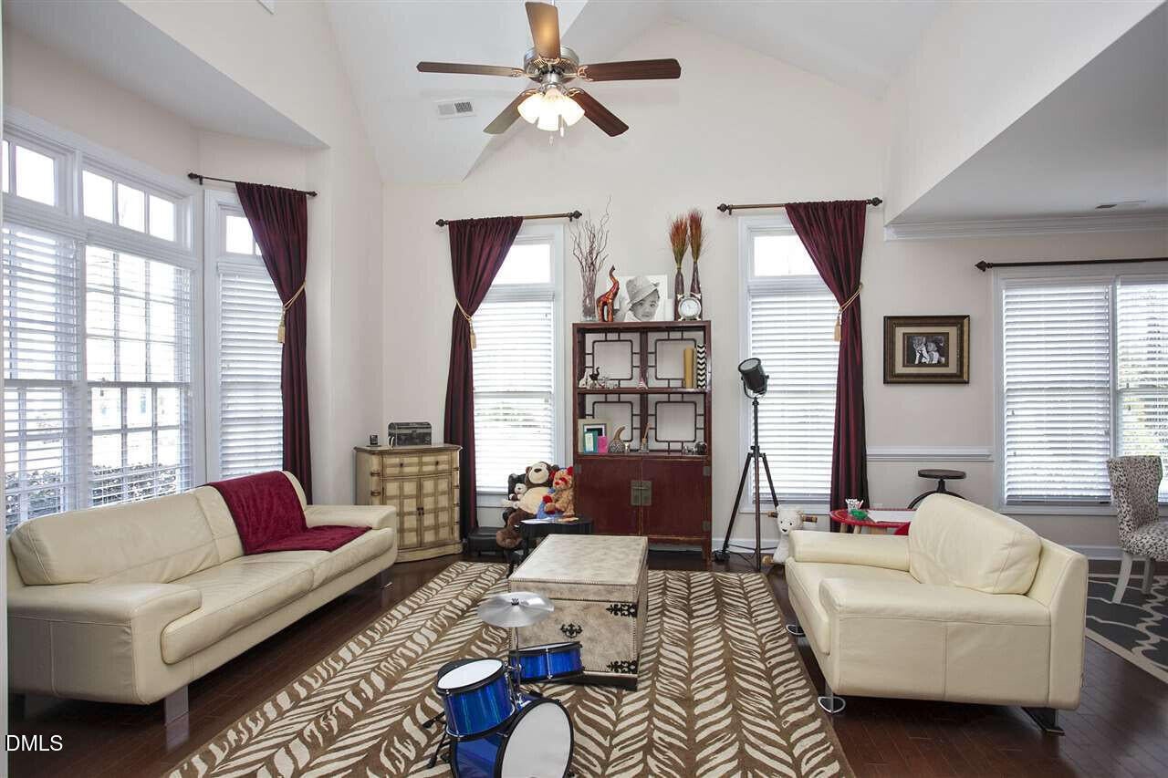 1605 Legendary Lane