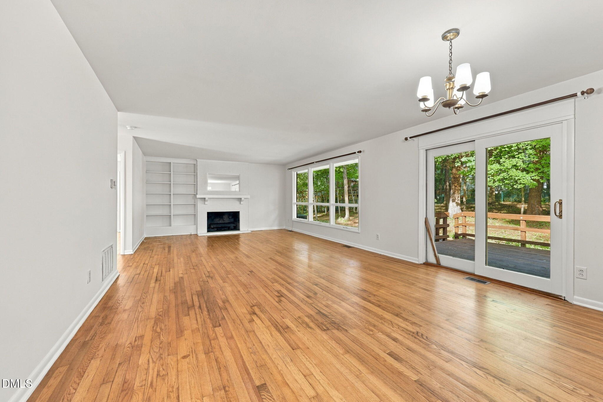 404 Longleaf Drive